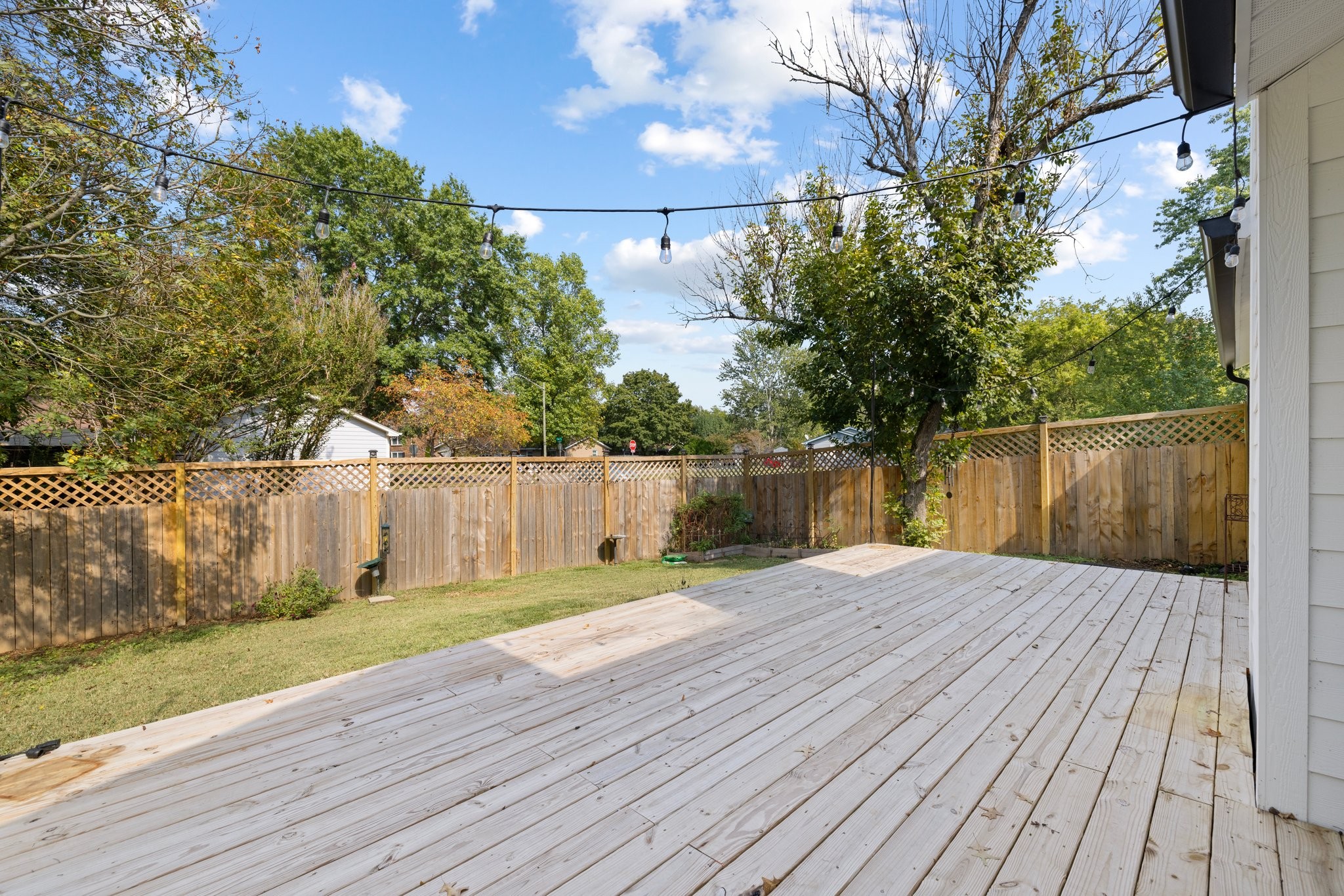 1605 Woodland Ct