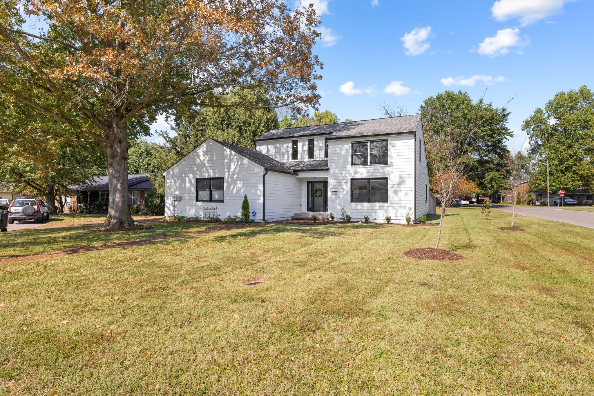 1605 Woodland Ct