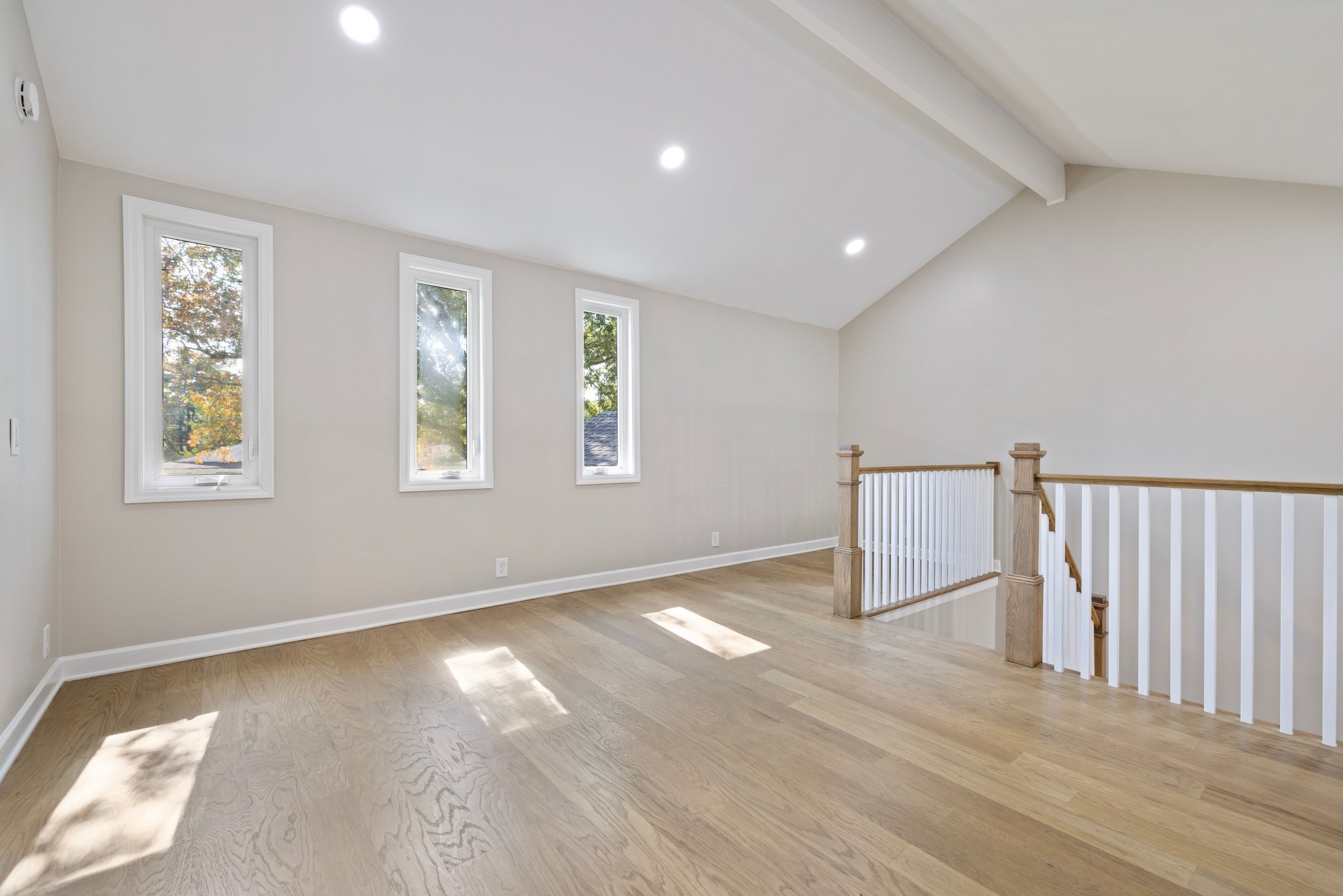 1605 Woodland Ct