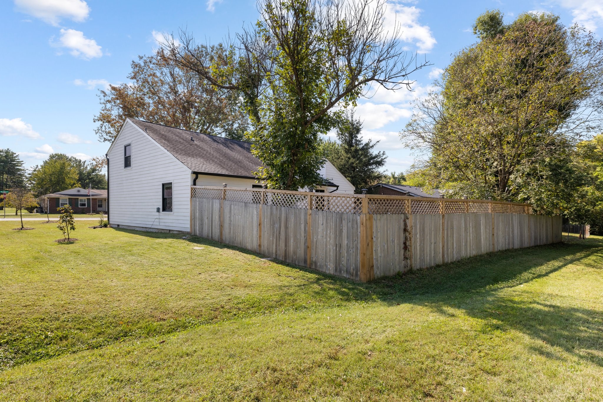 1605 Woodland Ct