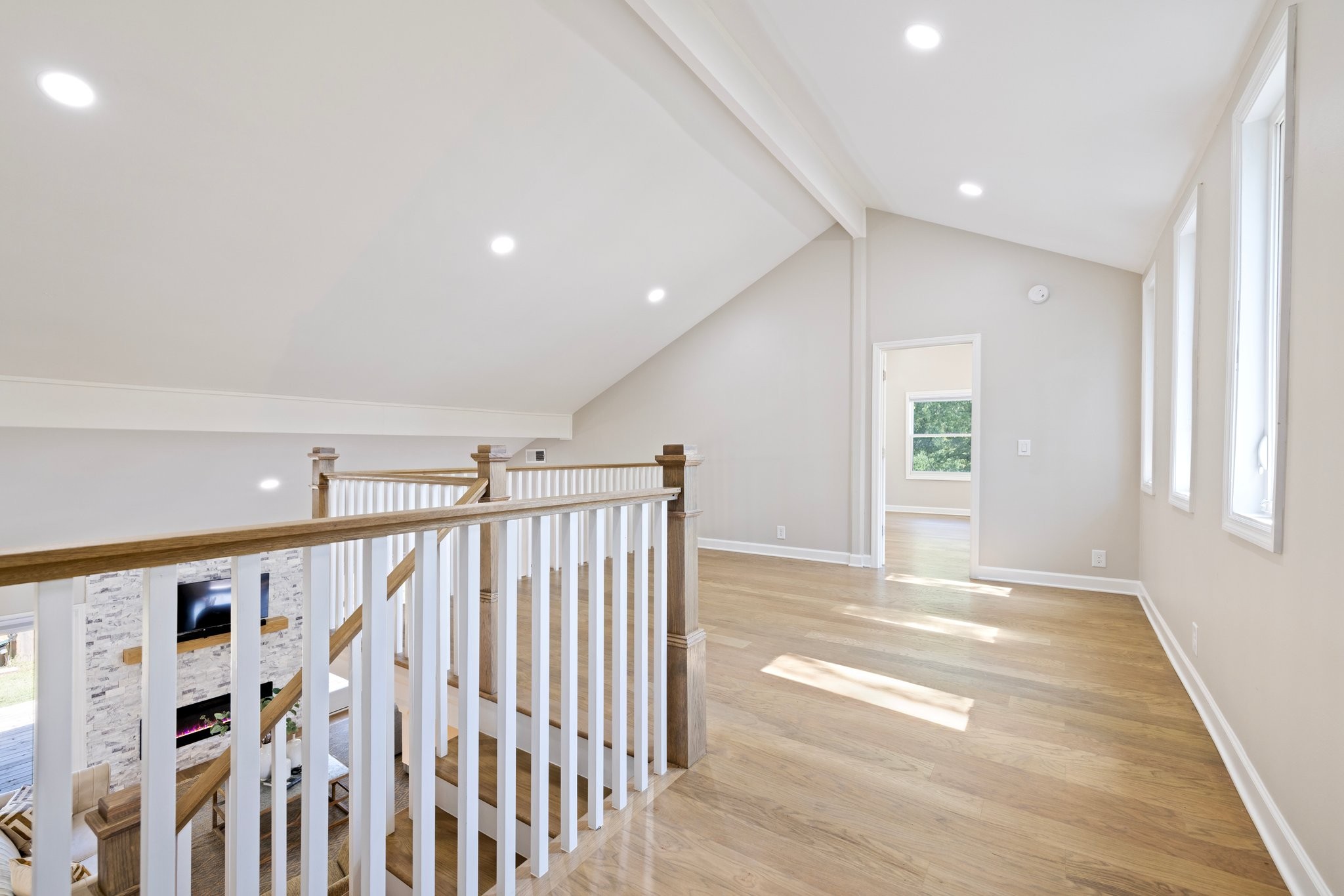 1605 Woodland Ct