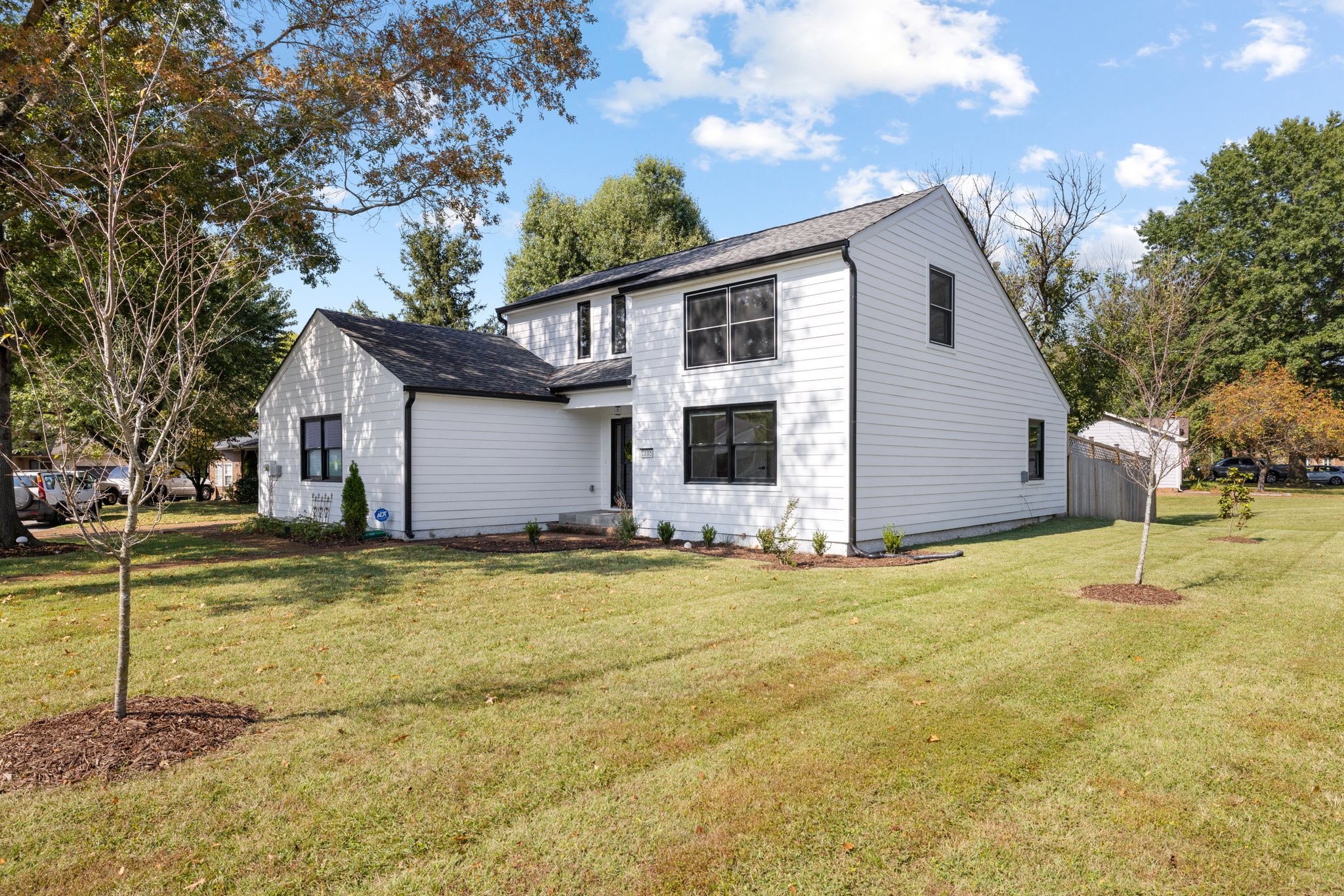 1605 Woodland Ct