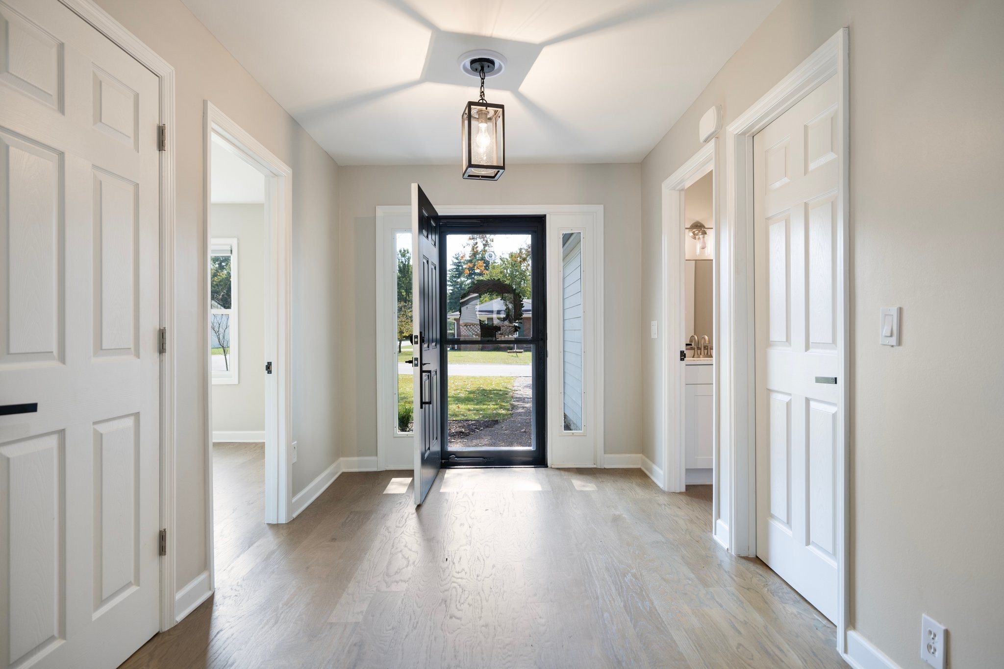 1605 Woodland Ct