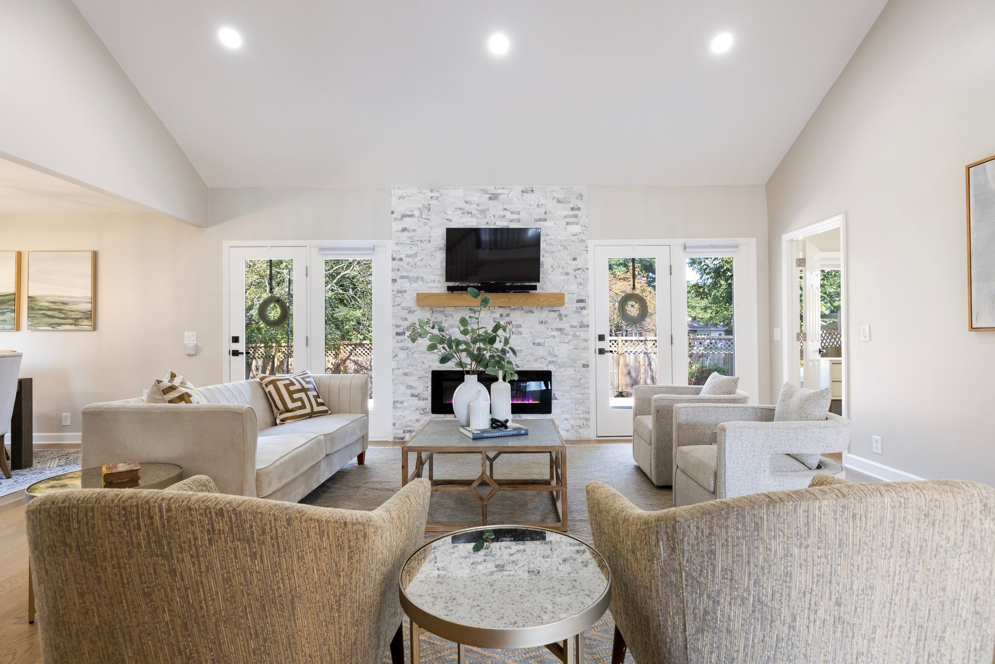 1605 Woodland Ct