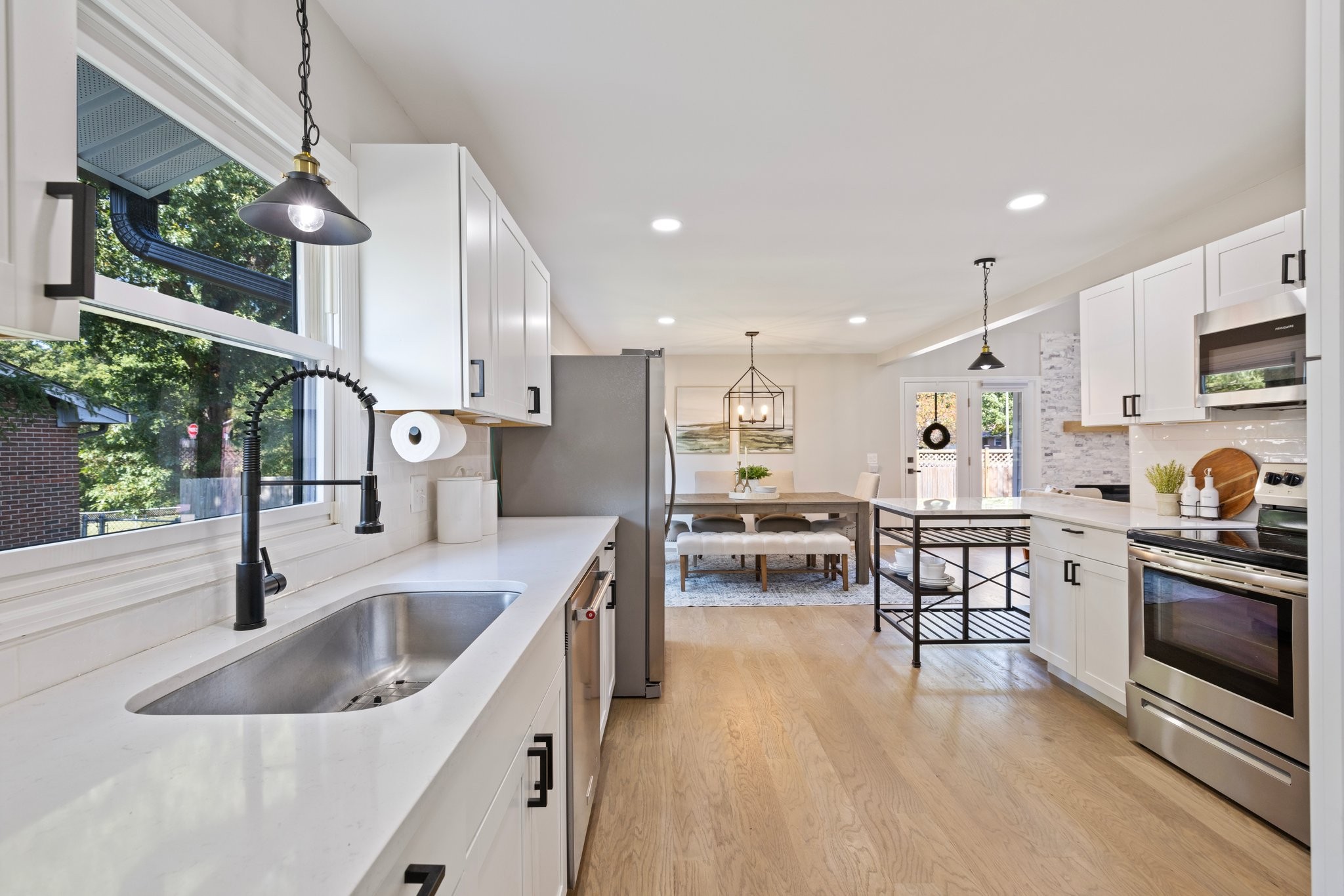 1605 Woodland Ct