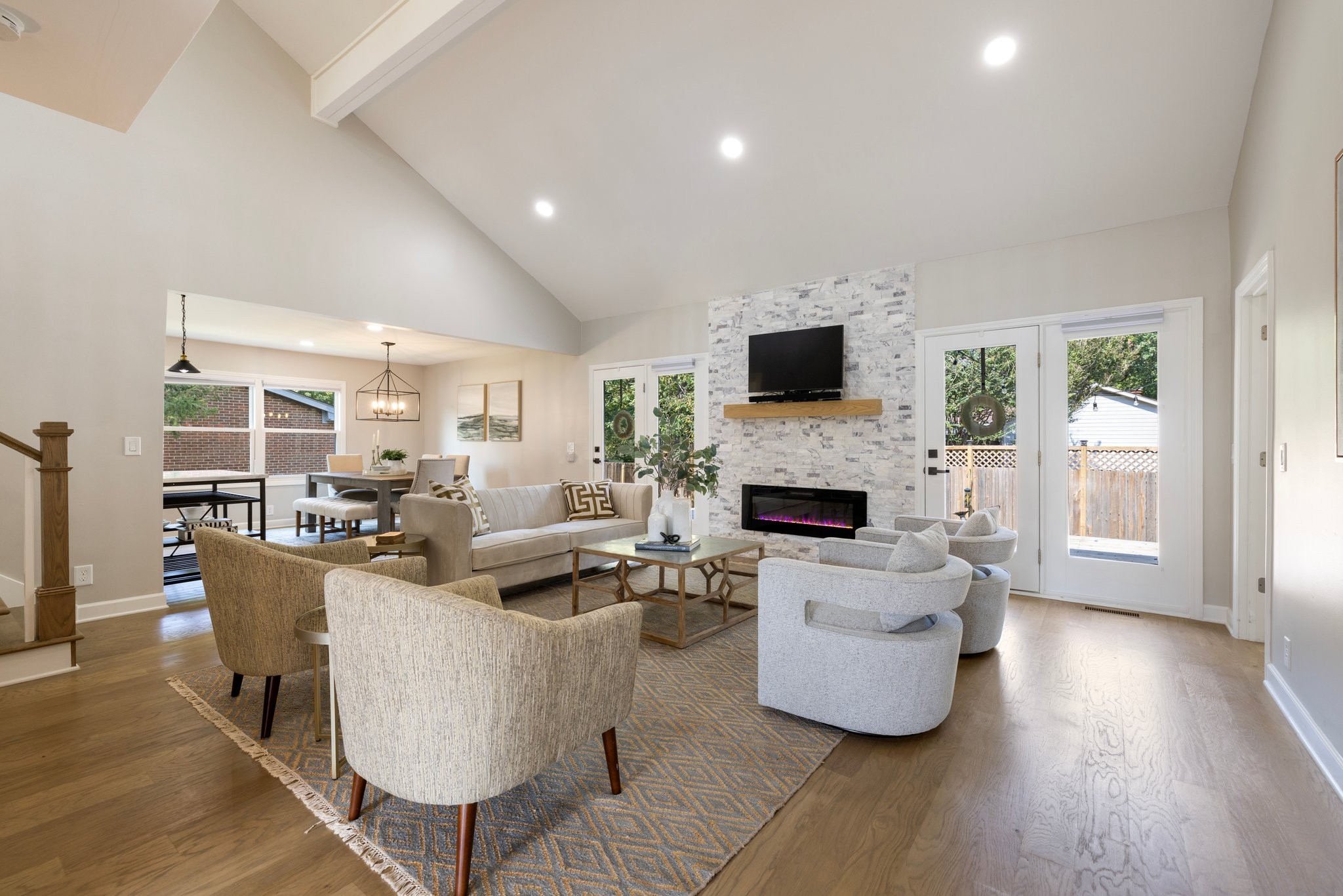 1605 Woodland Ct