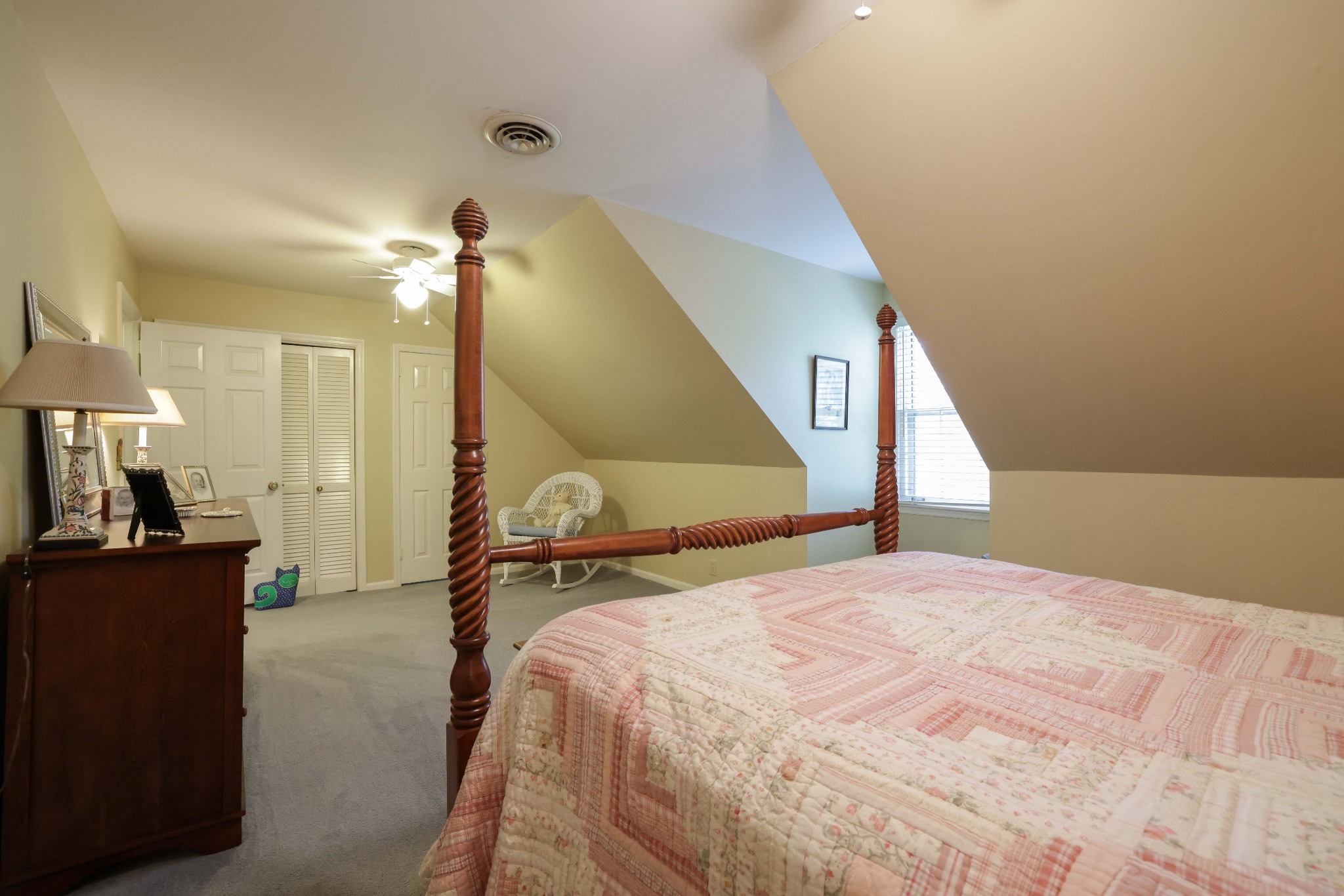 7017 Ellendale Dr