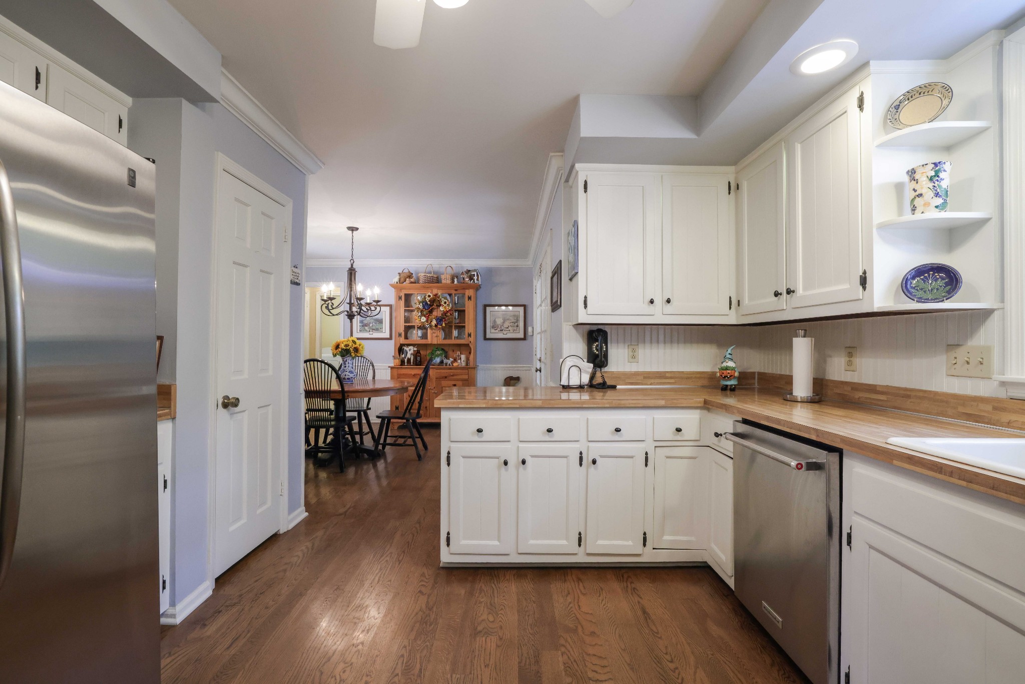7017 Ellendale Dr
