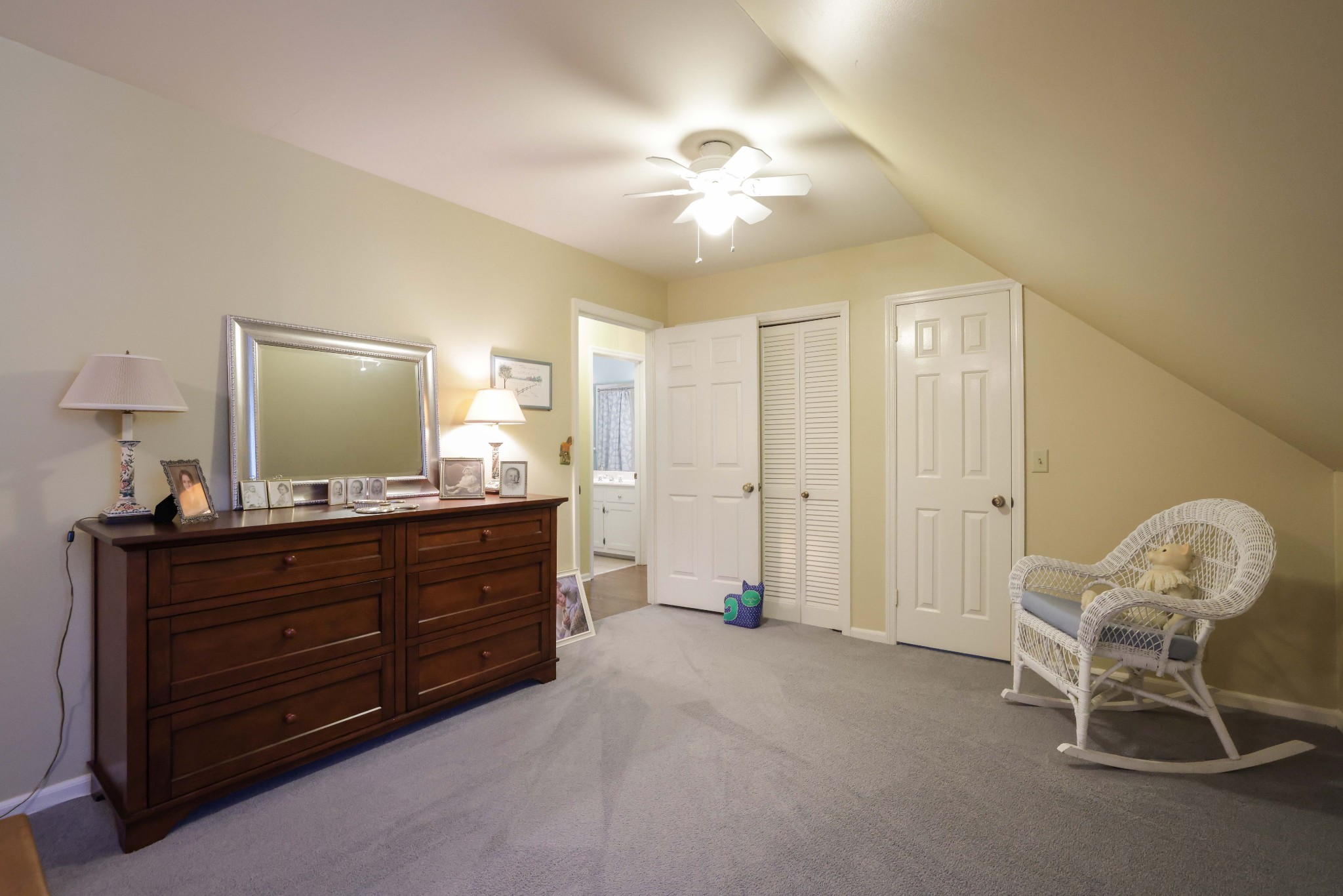 7017 Ellendale Dr