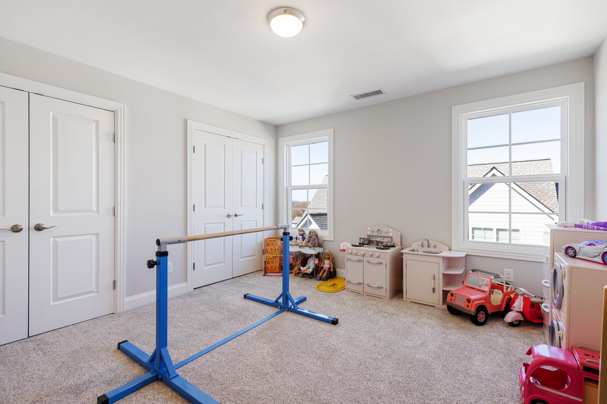 704 Calmore Ct