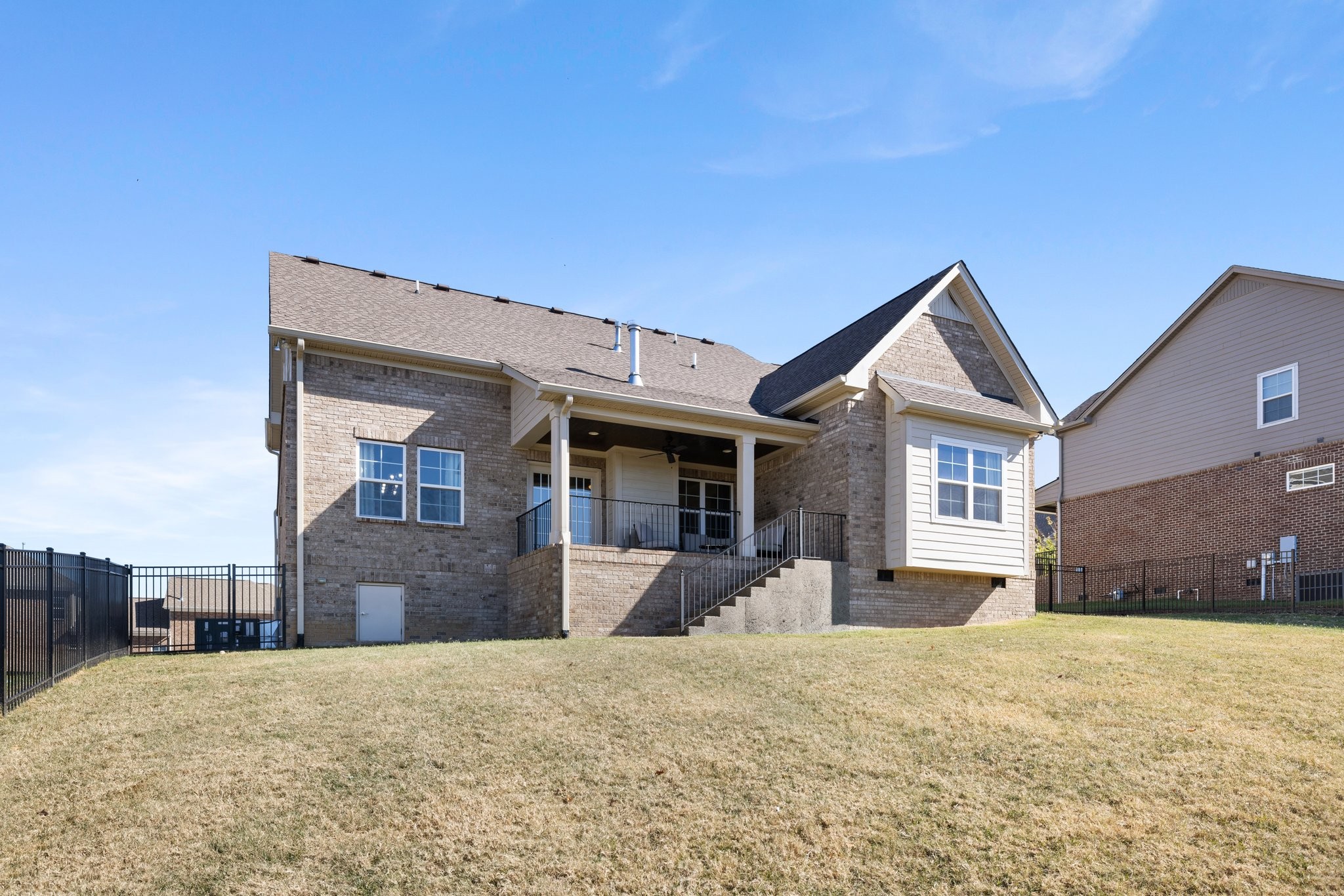 704 Calmore Ct