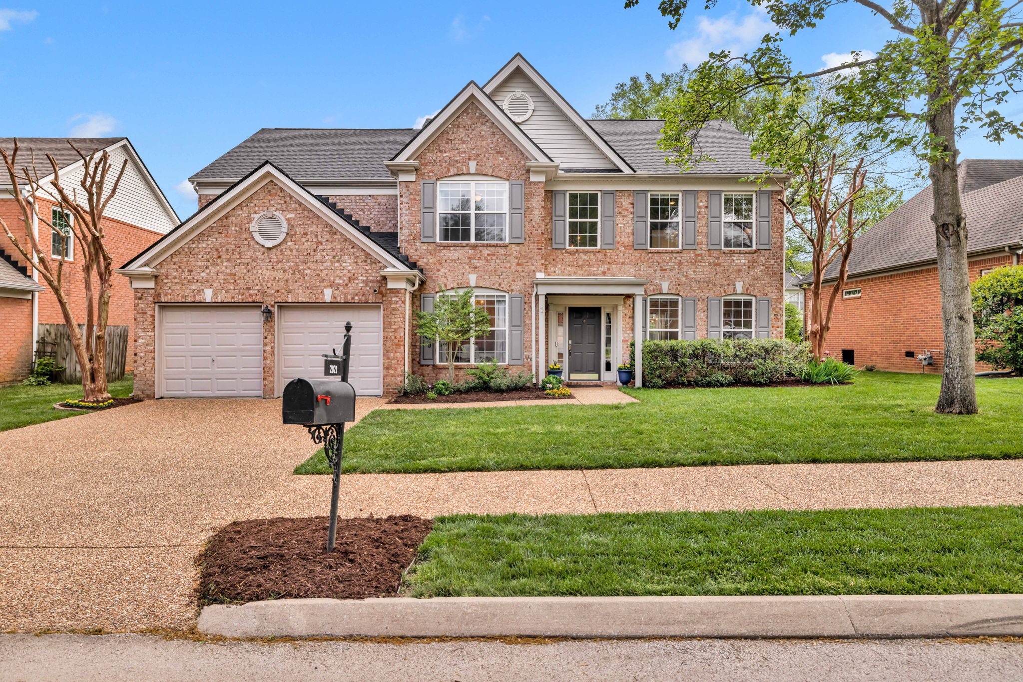 2021 Harvington Dr