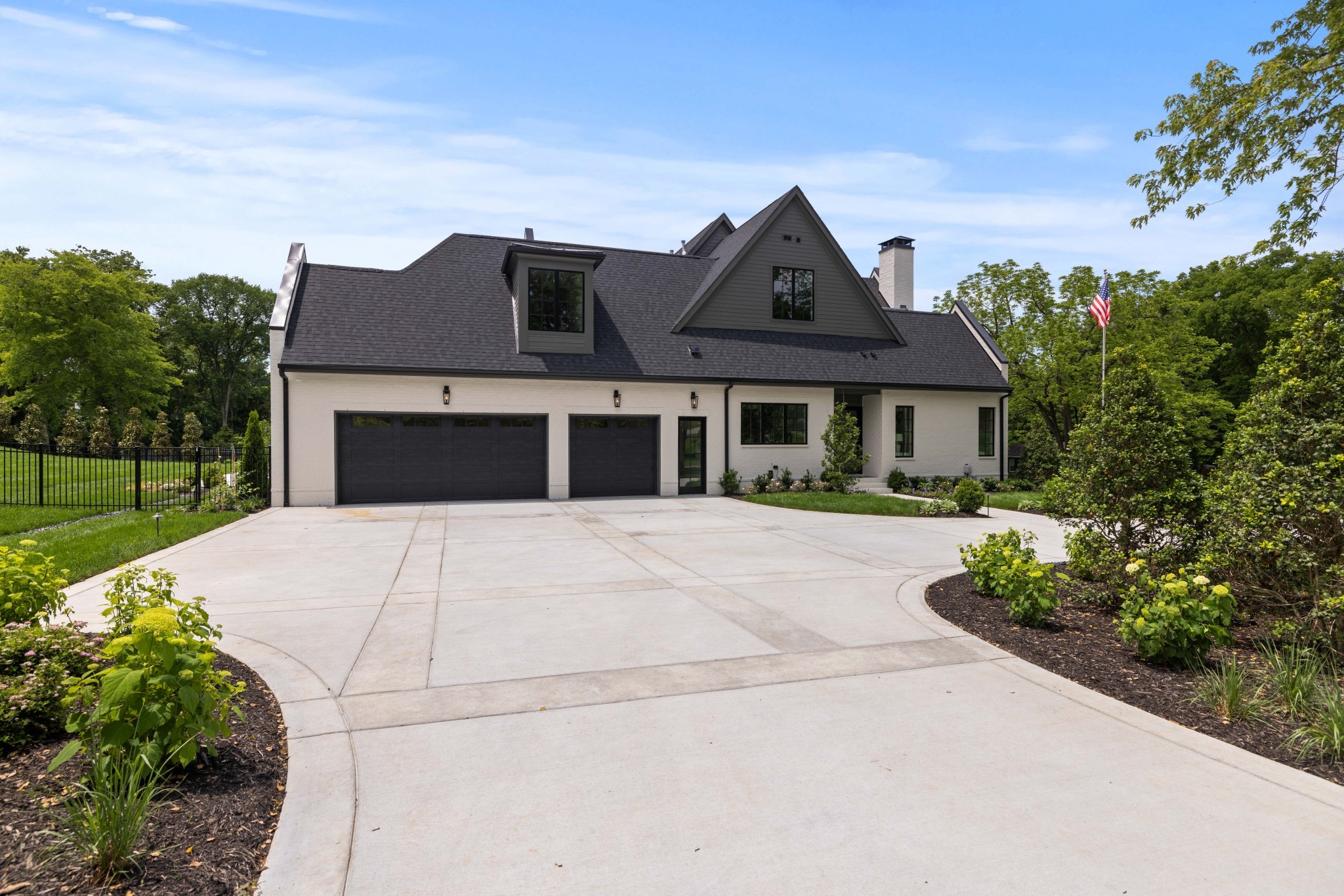 8011 Vaden Dr