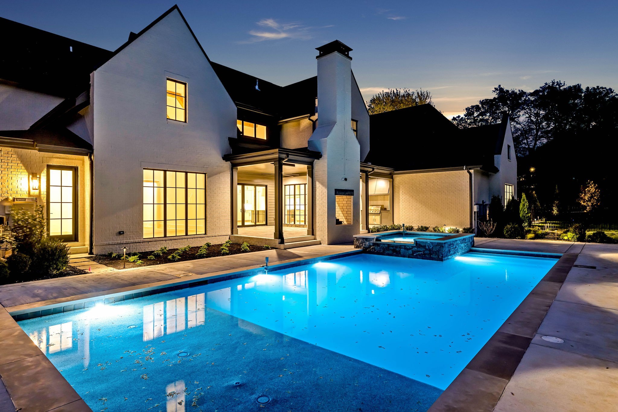 8011 Vaden Dr