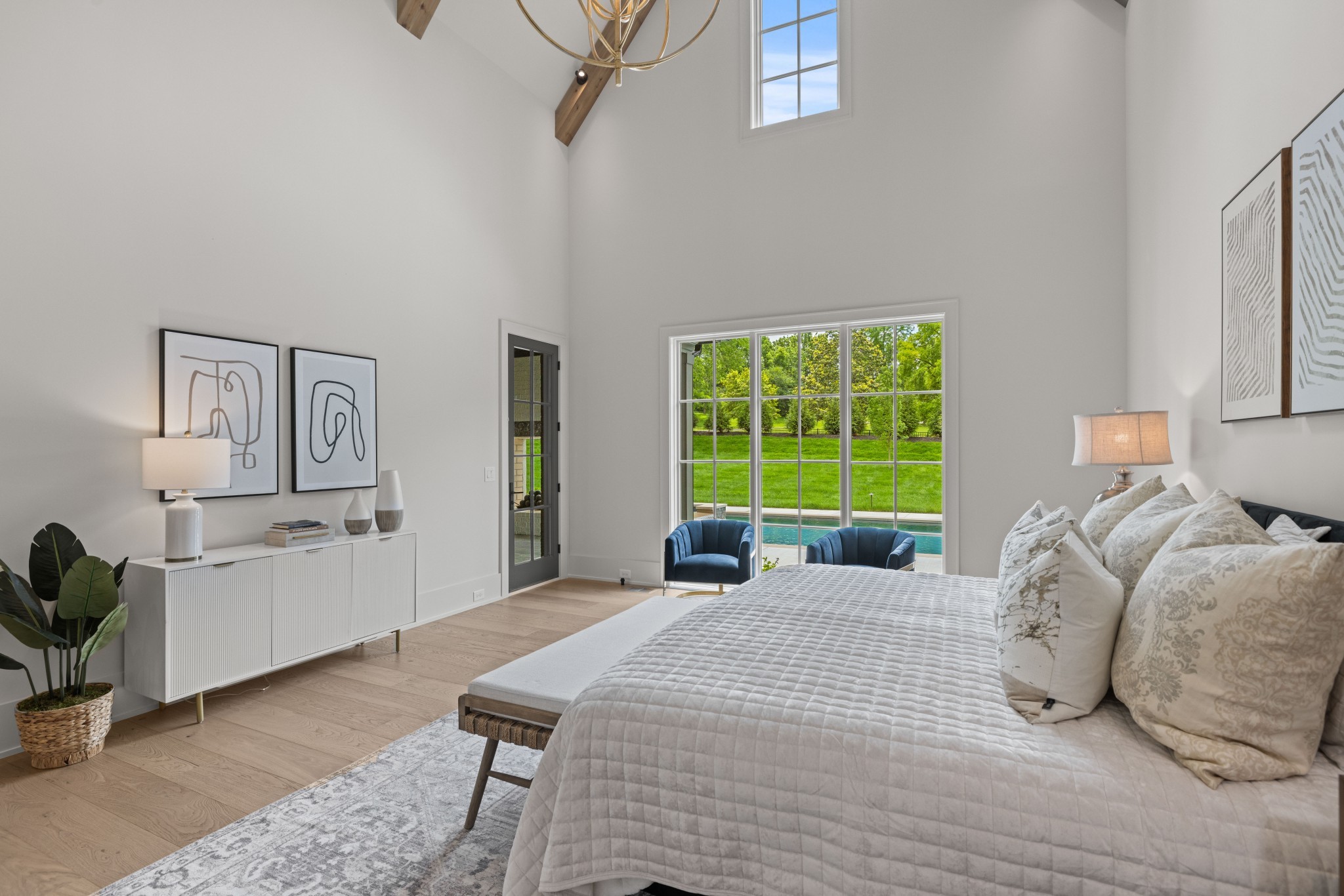 8011 Vaden Dr