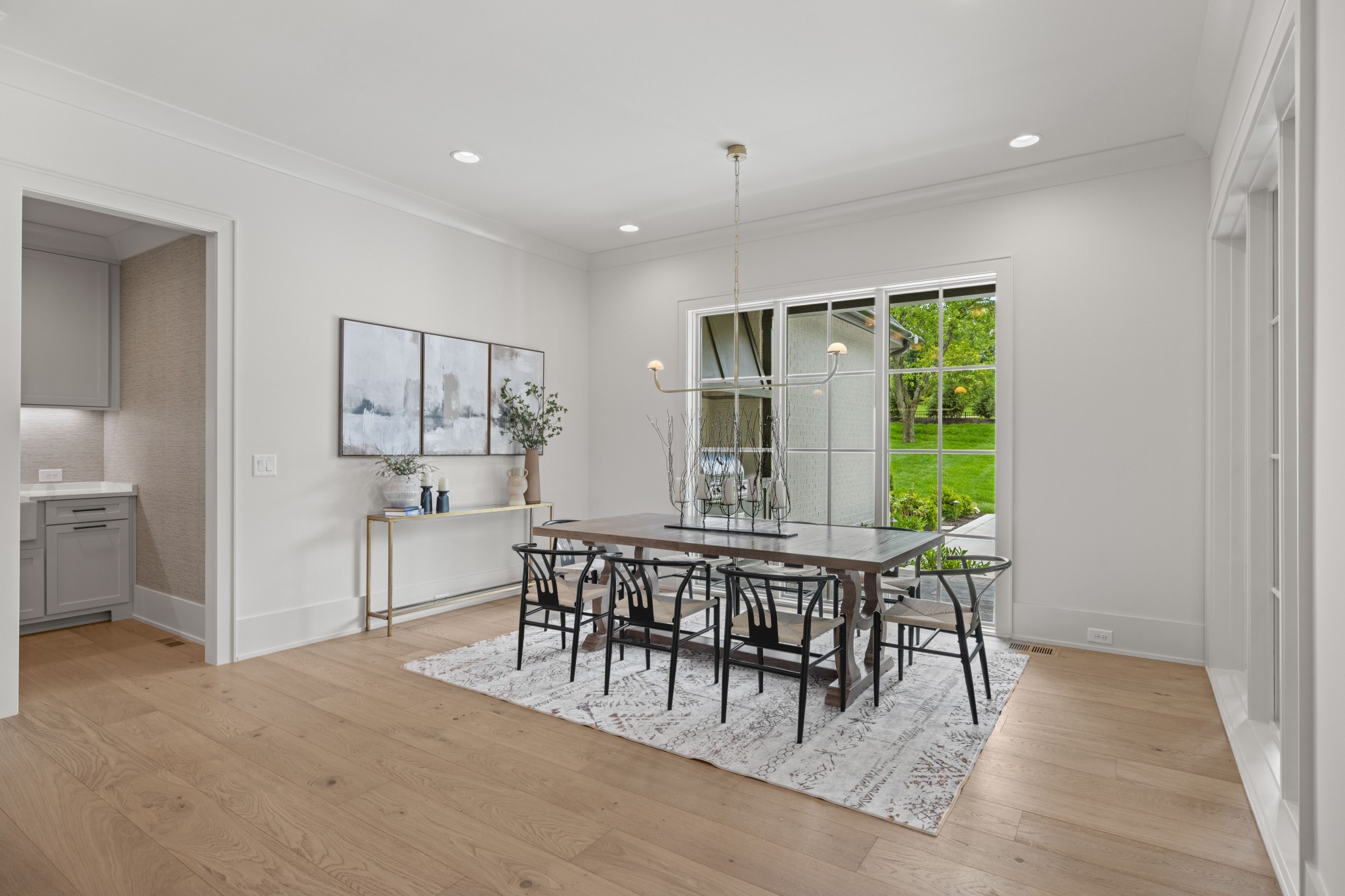 8011 Vaden Dr