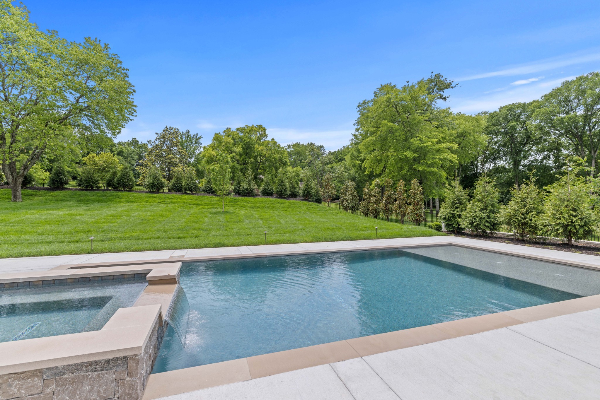 8011 Vaden Dr