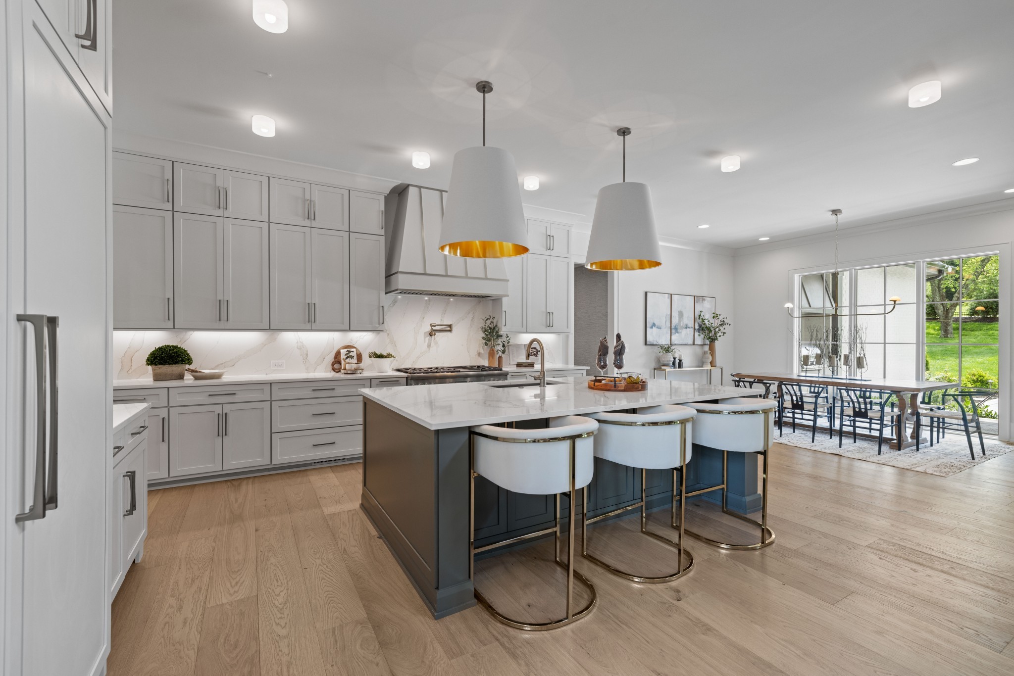 8011 Vaden Dr