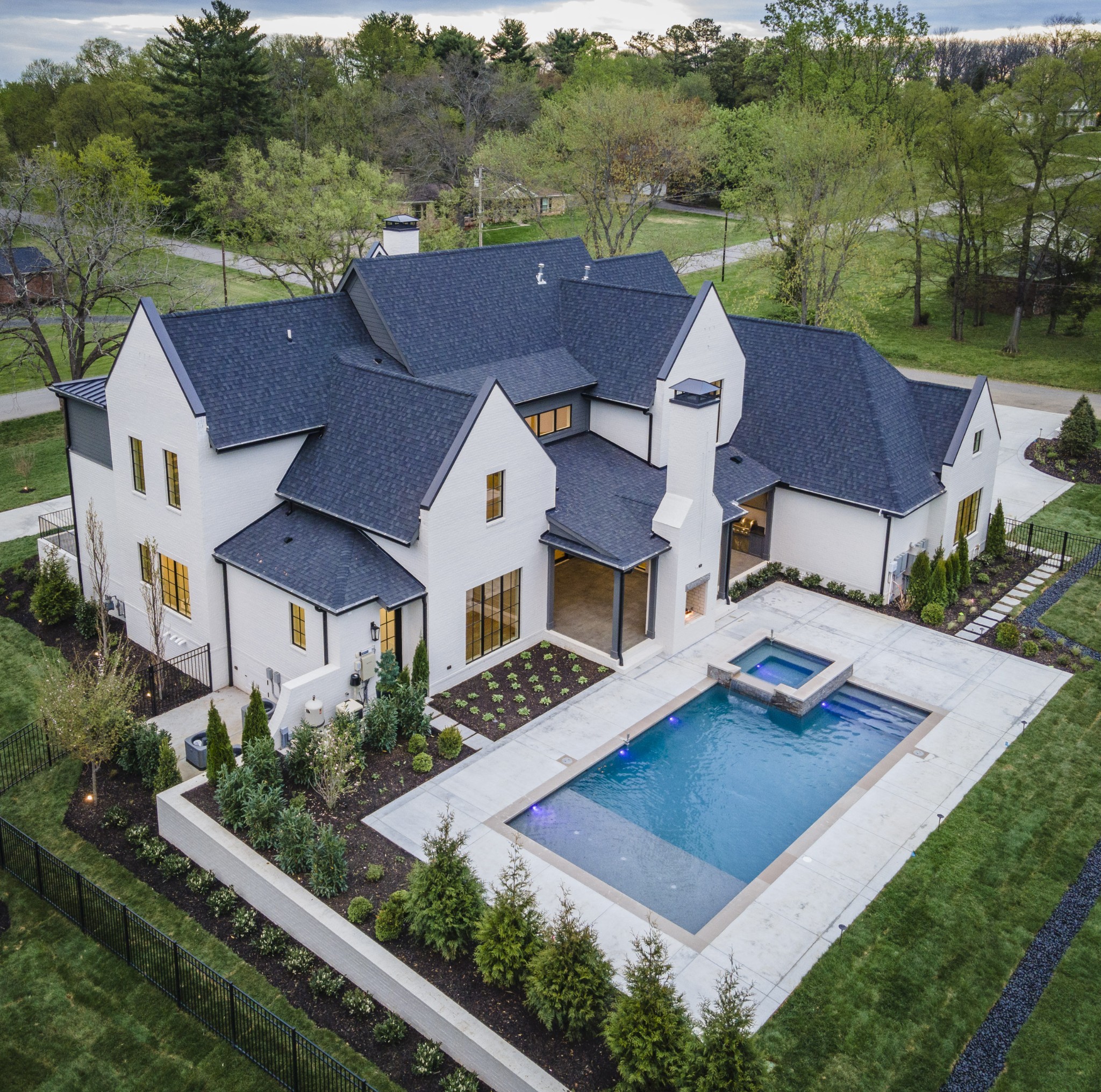 8011 Vaden Dr
