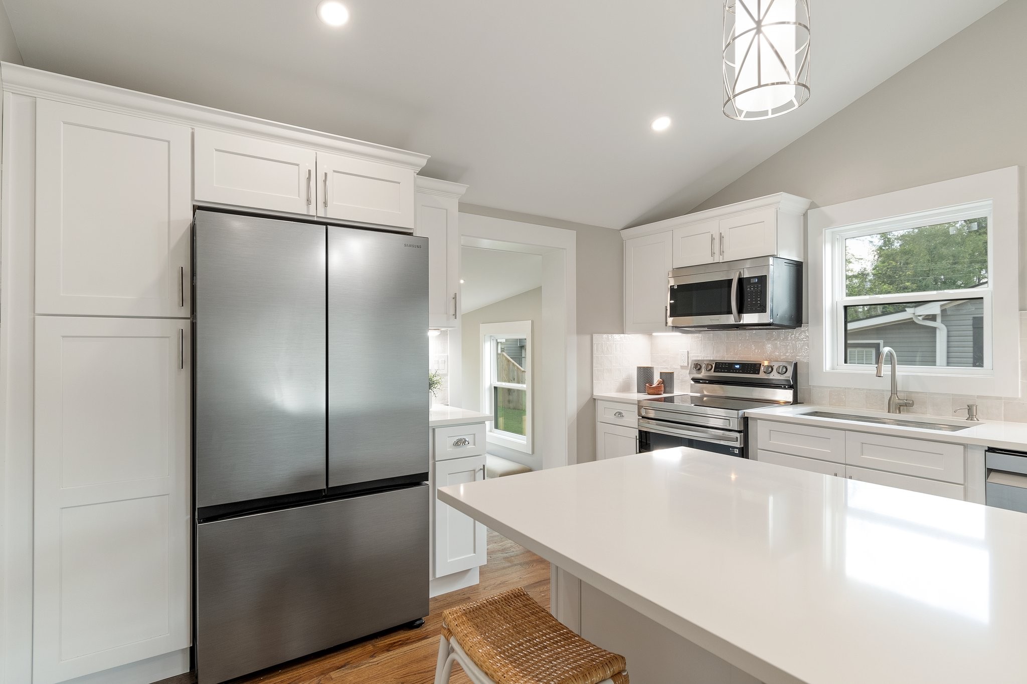 1305 Chickering Dr