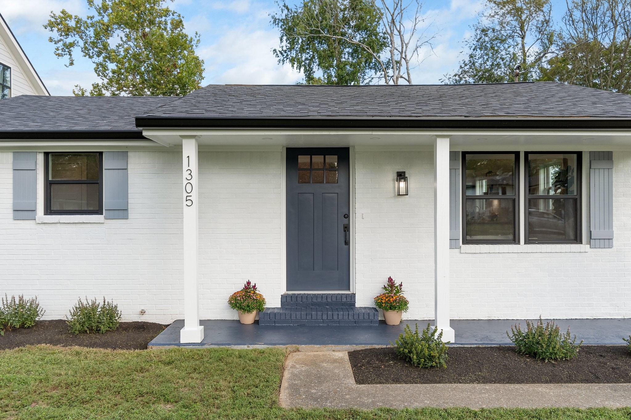 1305 Chickering Dr