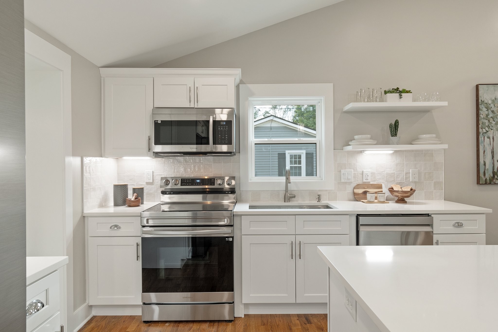 1305 Chickering Dr