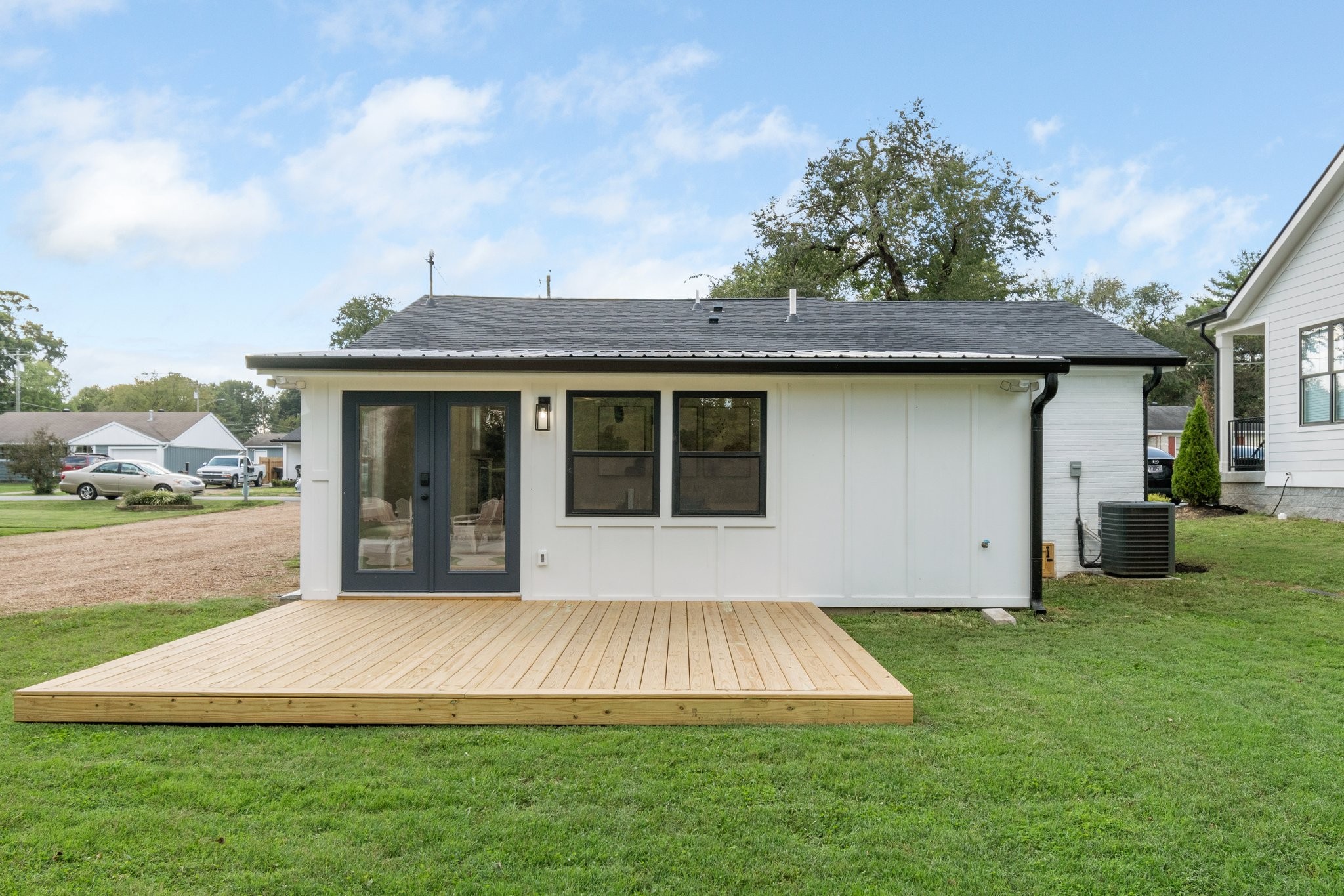 1305 Chickering Dr