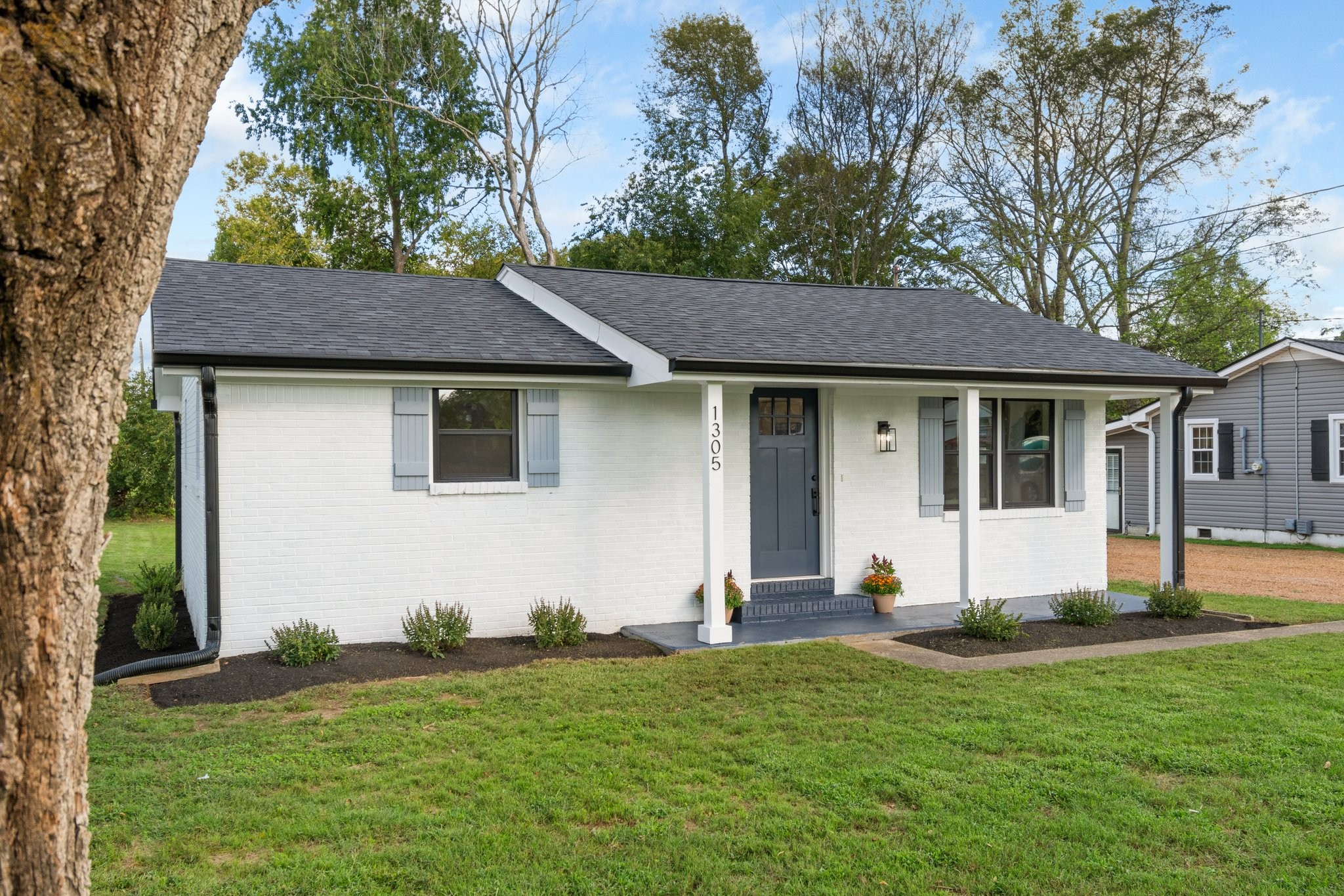 1305 Chickering Dr