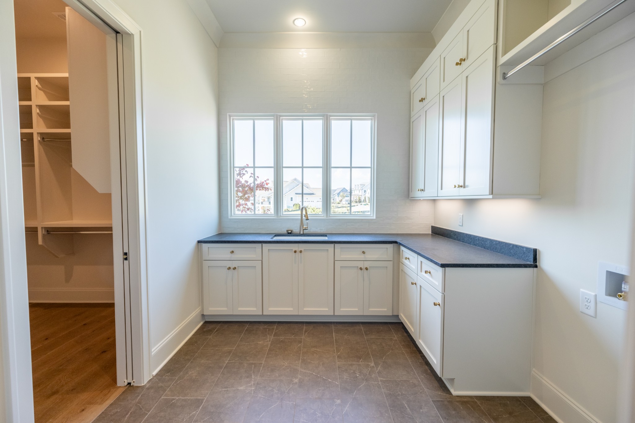 6072 Porters Union Way