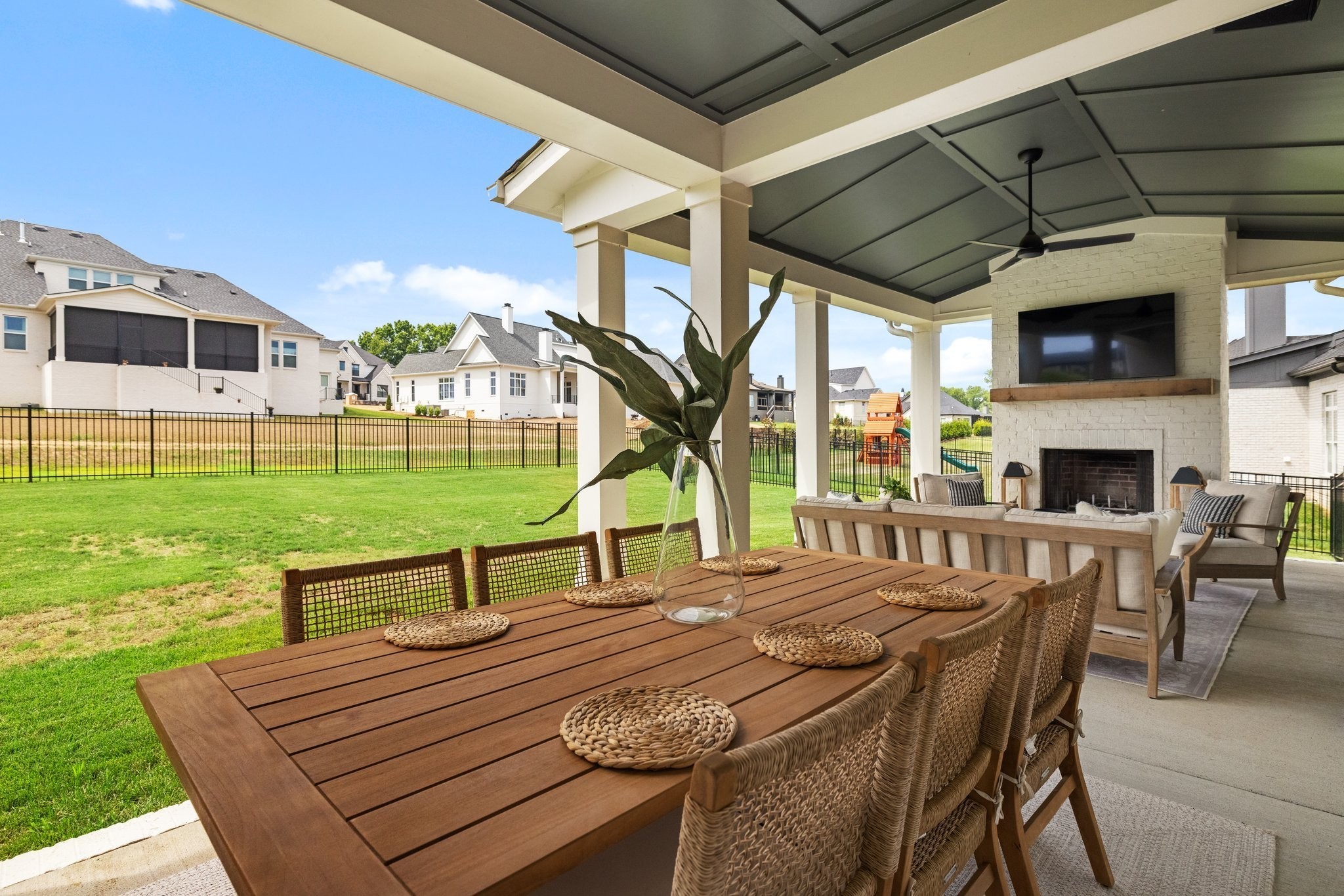 4676 Majestic Meadows Dr