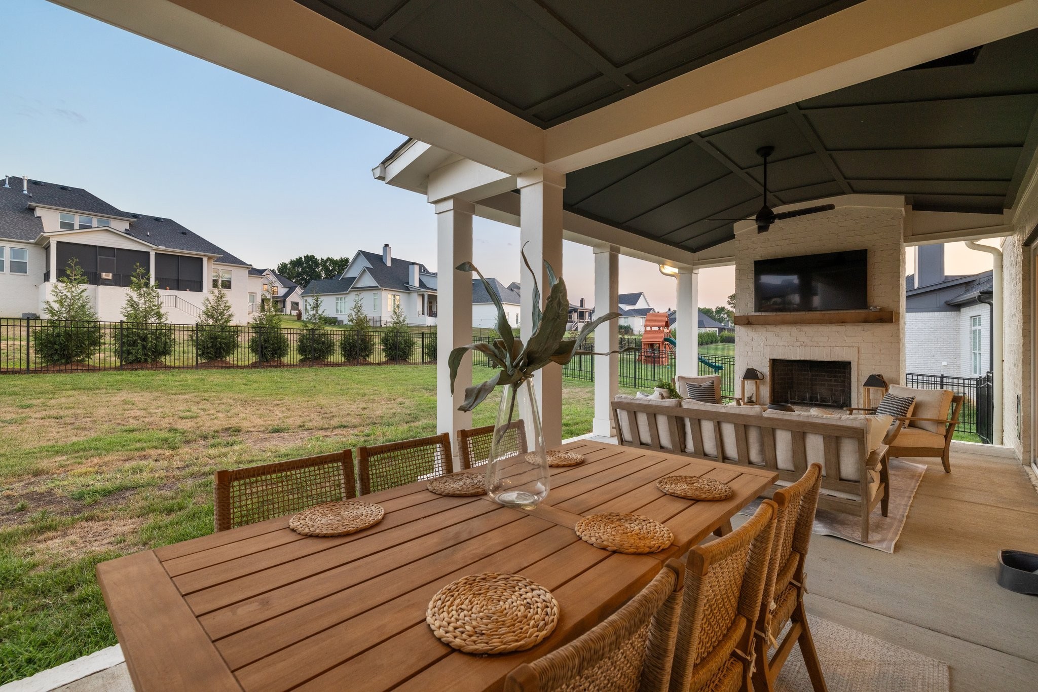 4676 Majestic Meadows Dr