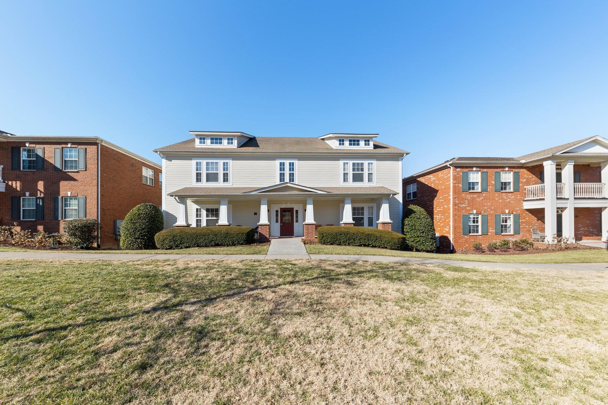 1213 Park Run Dr