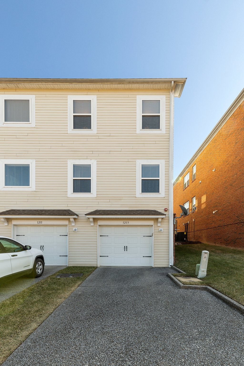 1213 Park Run Dr