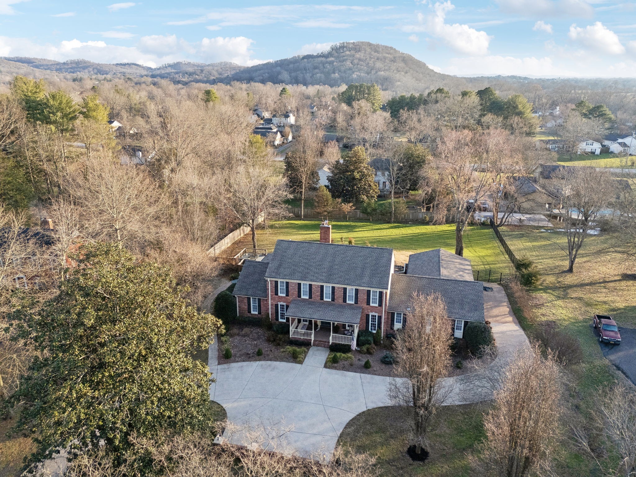 2409 McIntyre Ct