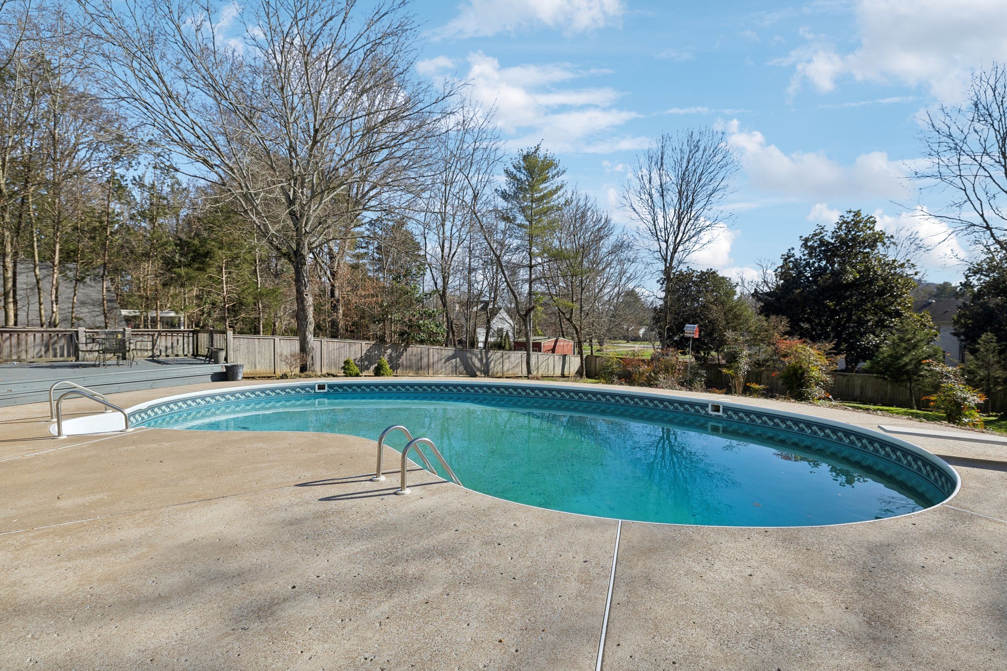2409 McIntyre Ct