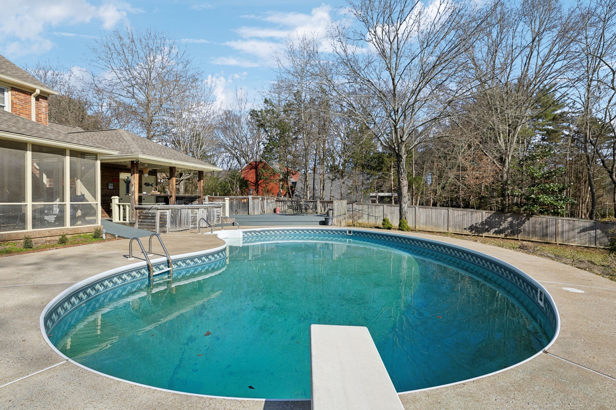 2409 McIntyre Ct