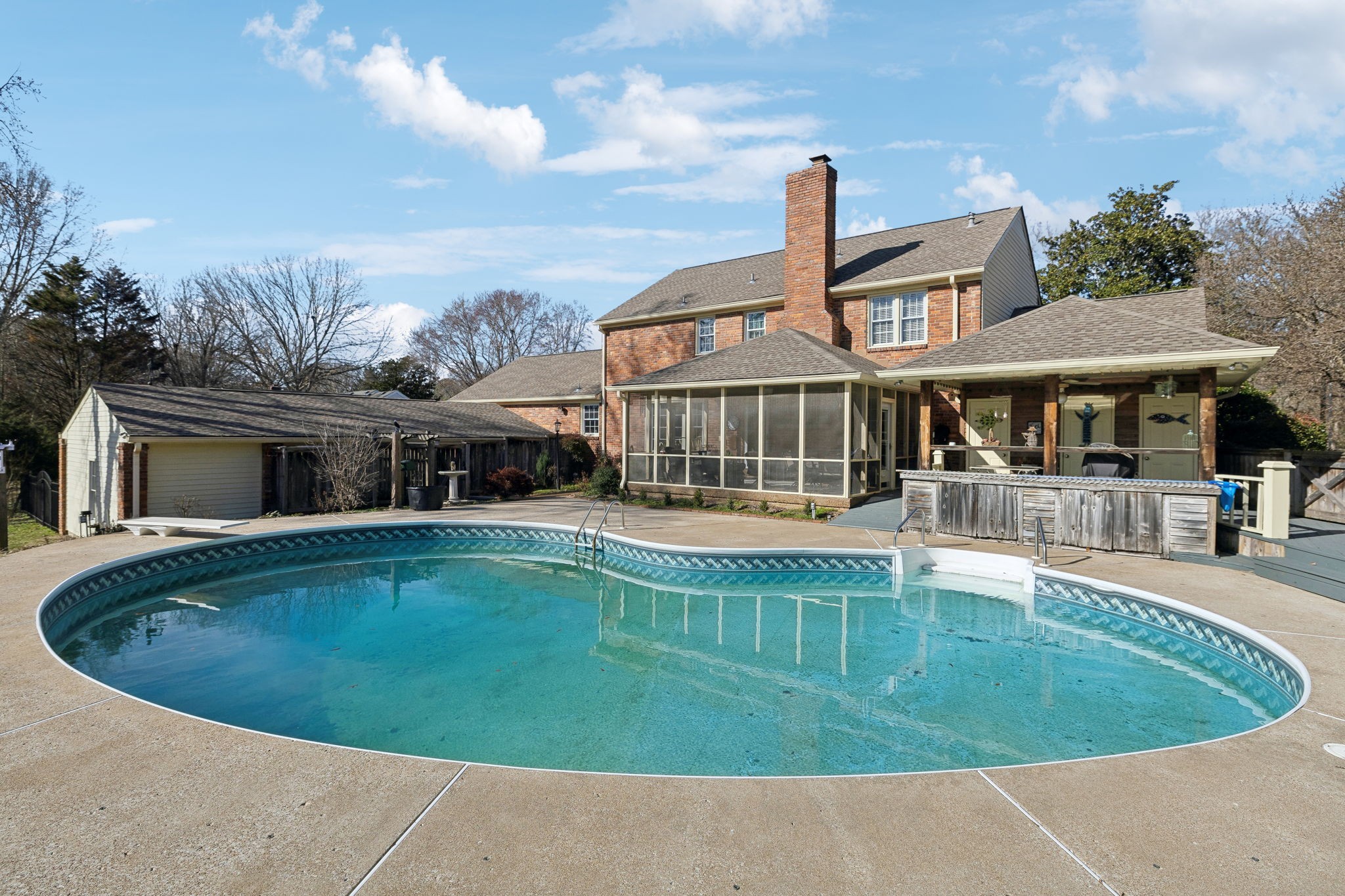 2409 McIntyre Ct