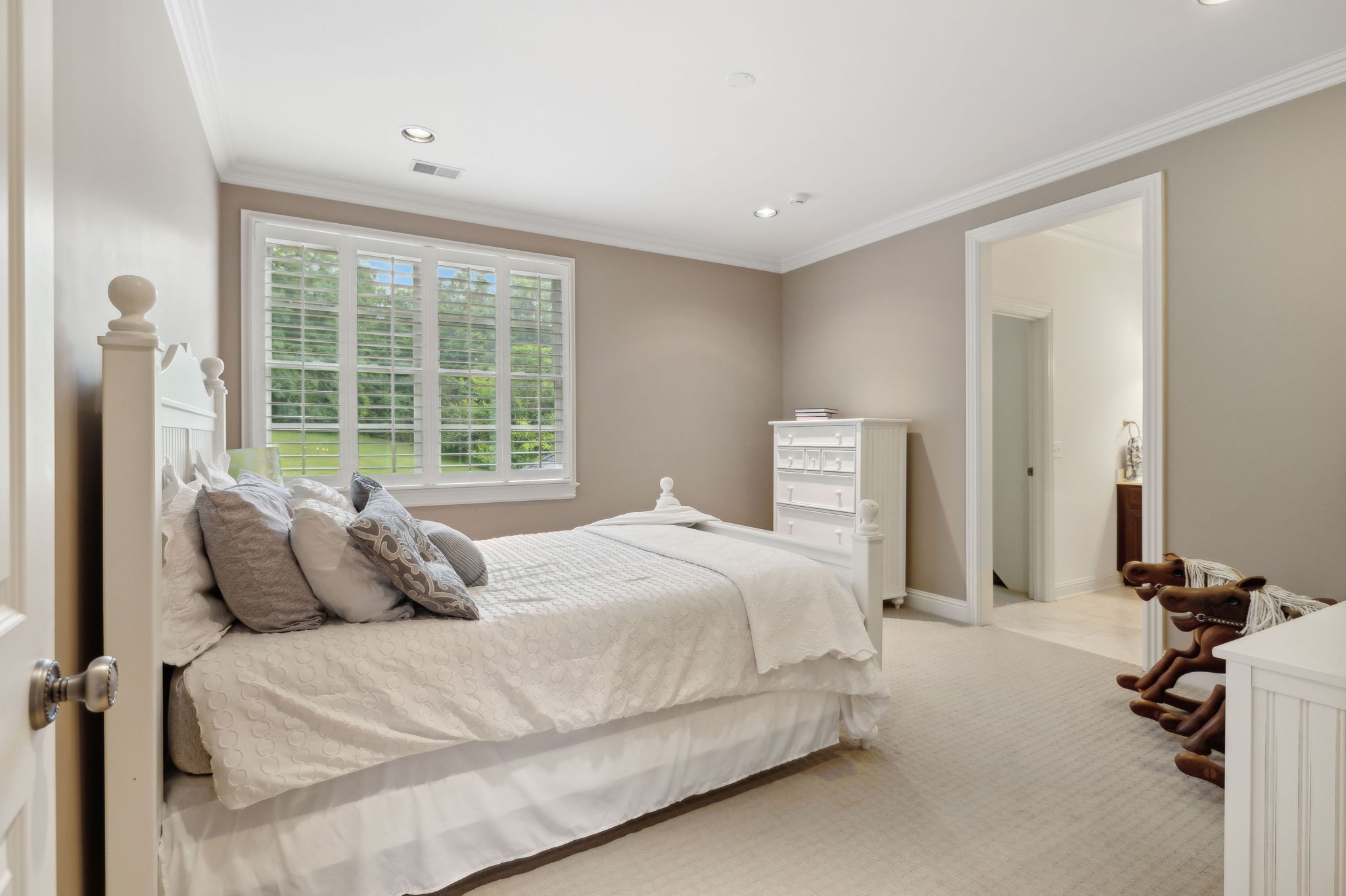 640 Legends Crest Dr