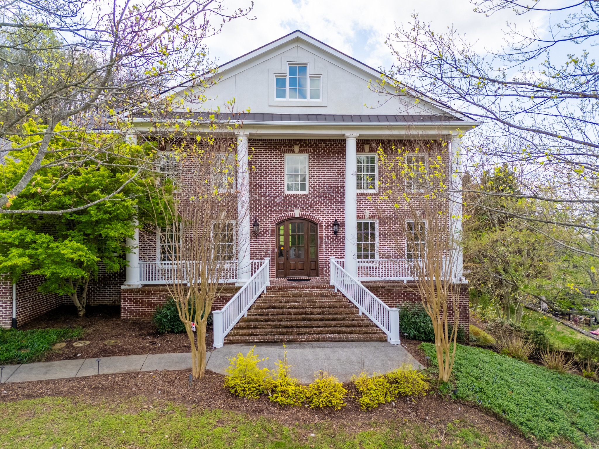 640 Legends Crest Dr