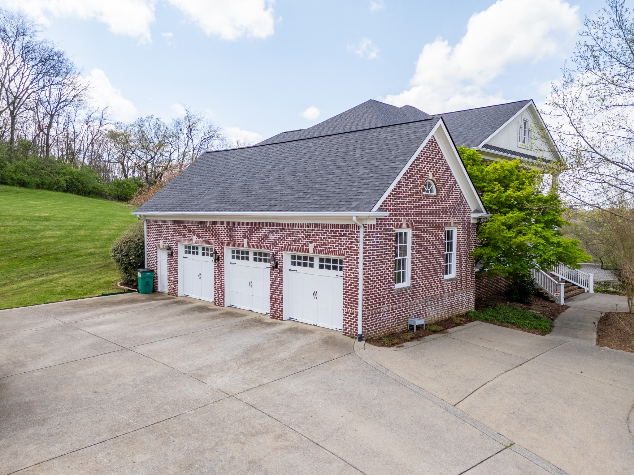 640 Legends Crest Dr