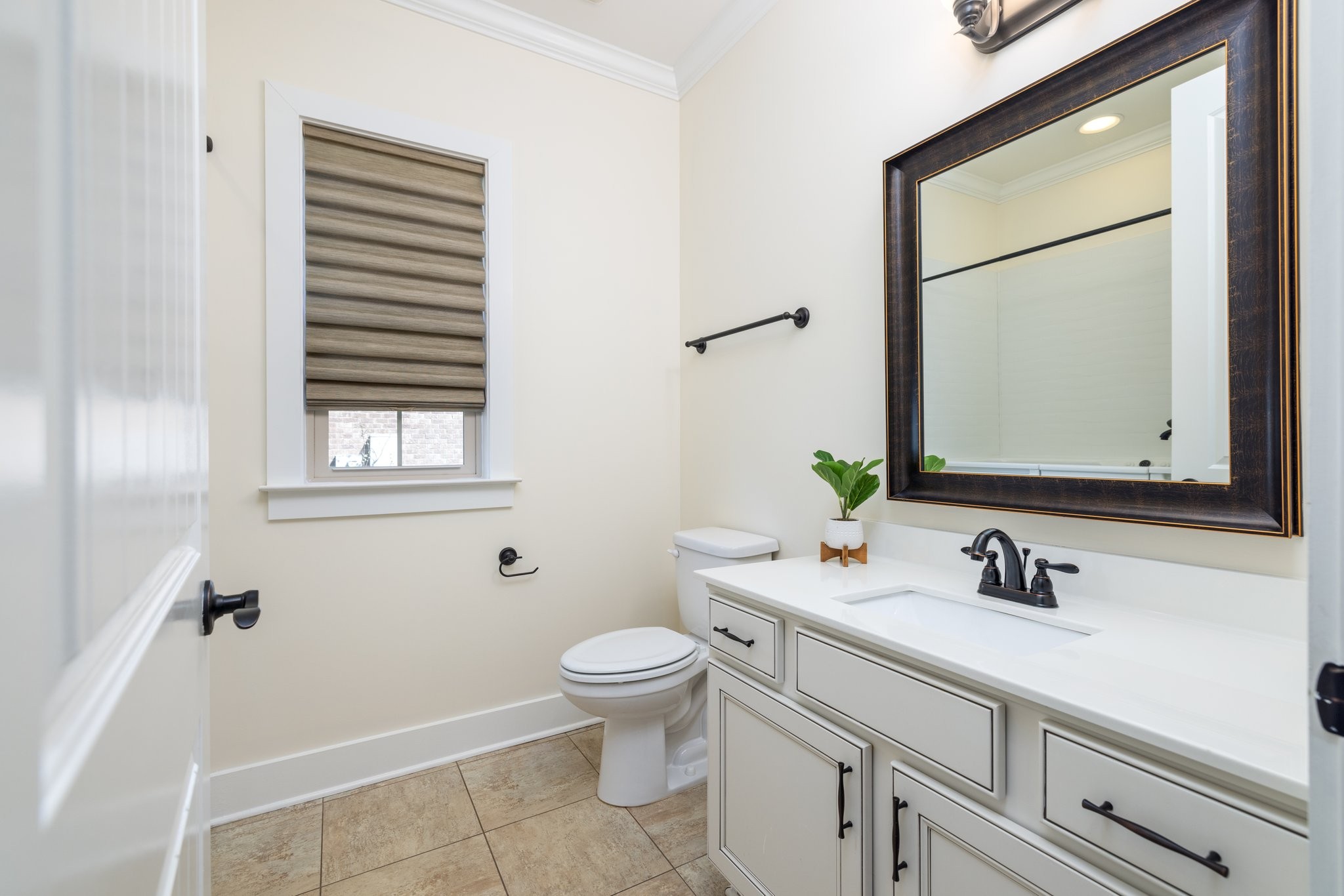 5012 Laughing Brook Ln