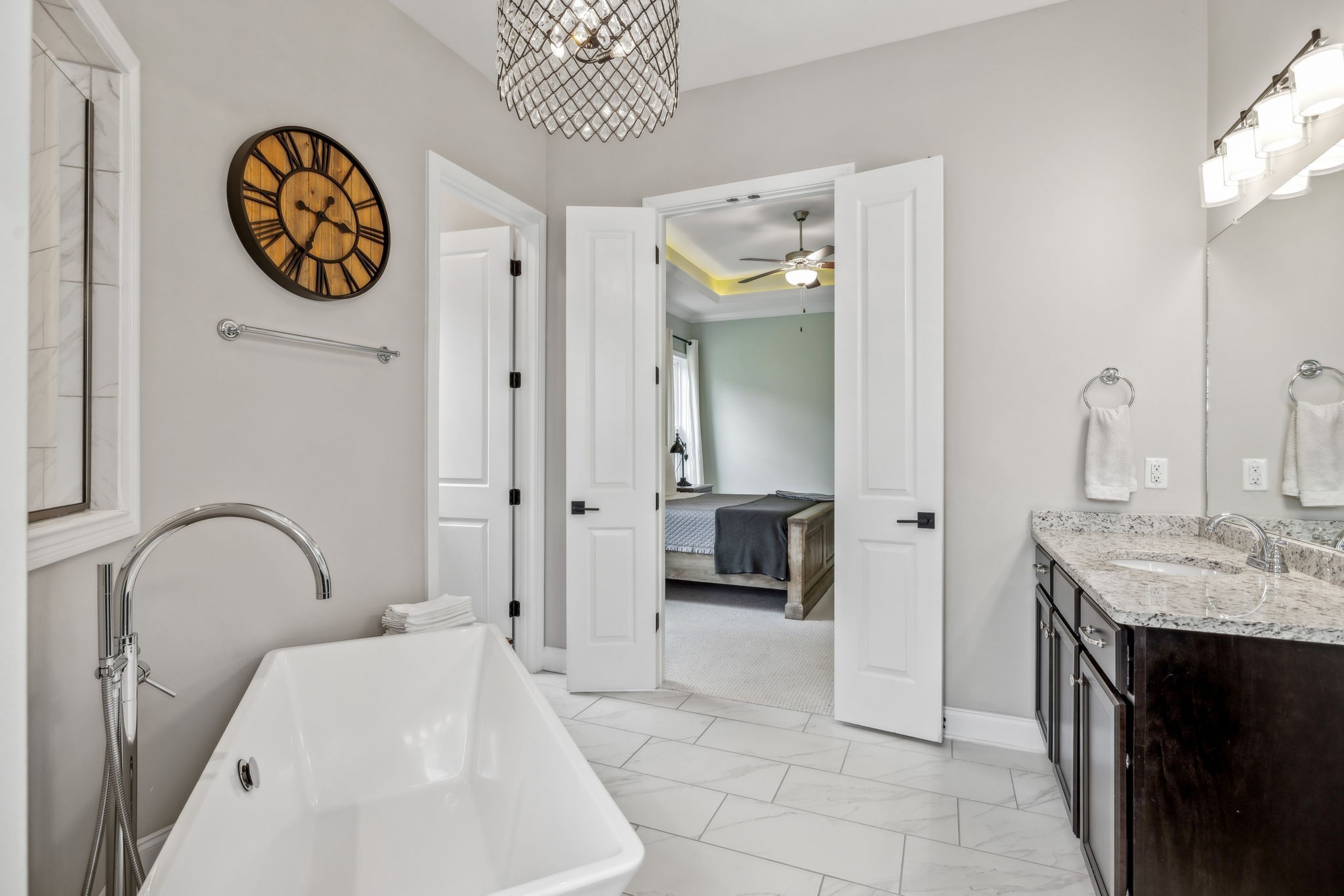 807 Caledonian Ct