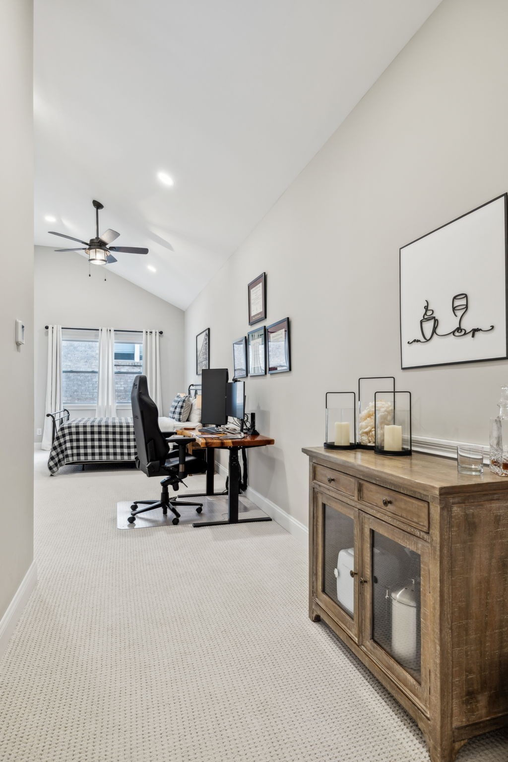 807 Caledonian Ct