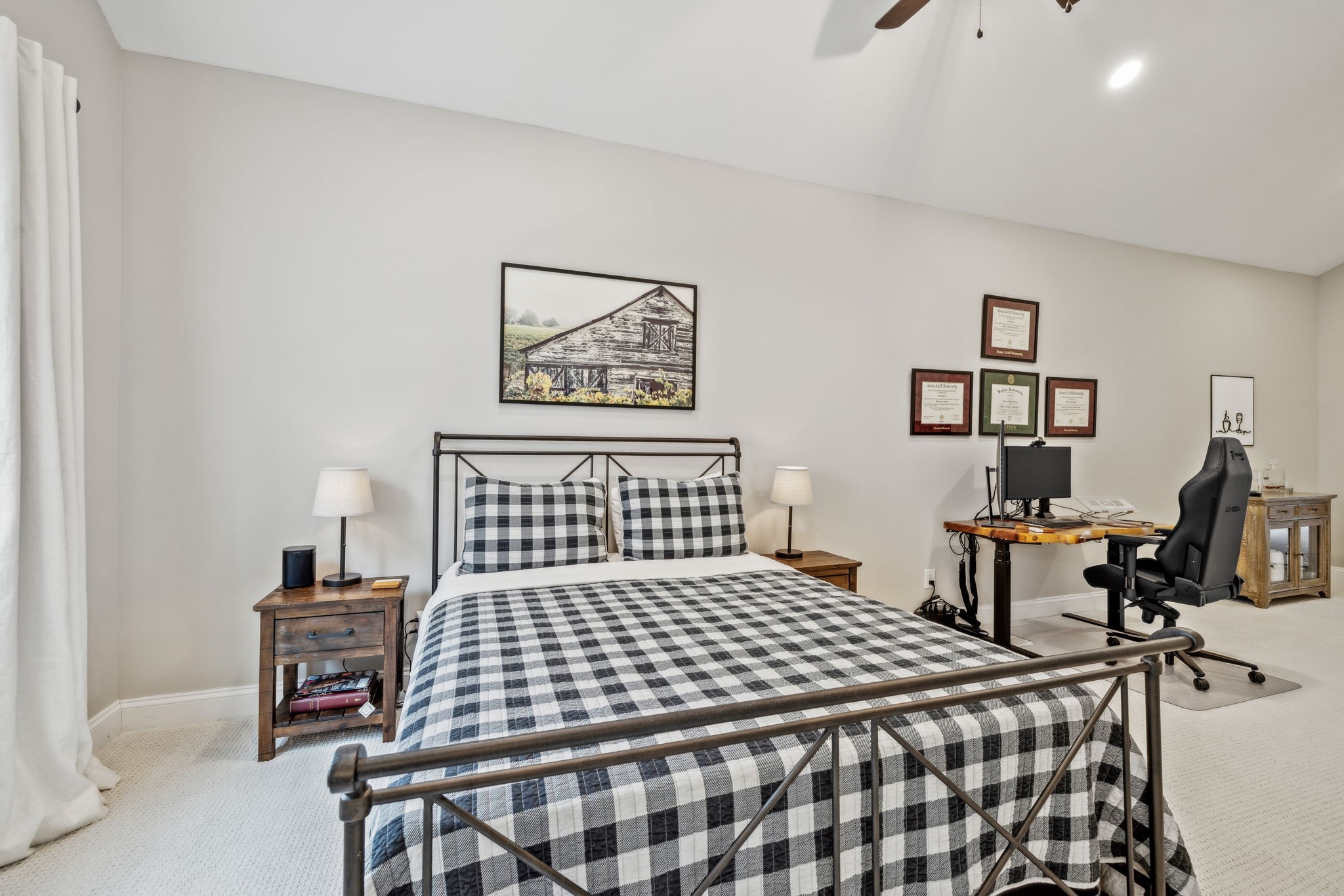 807 Caledonian Ct