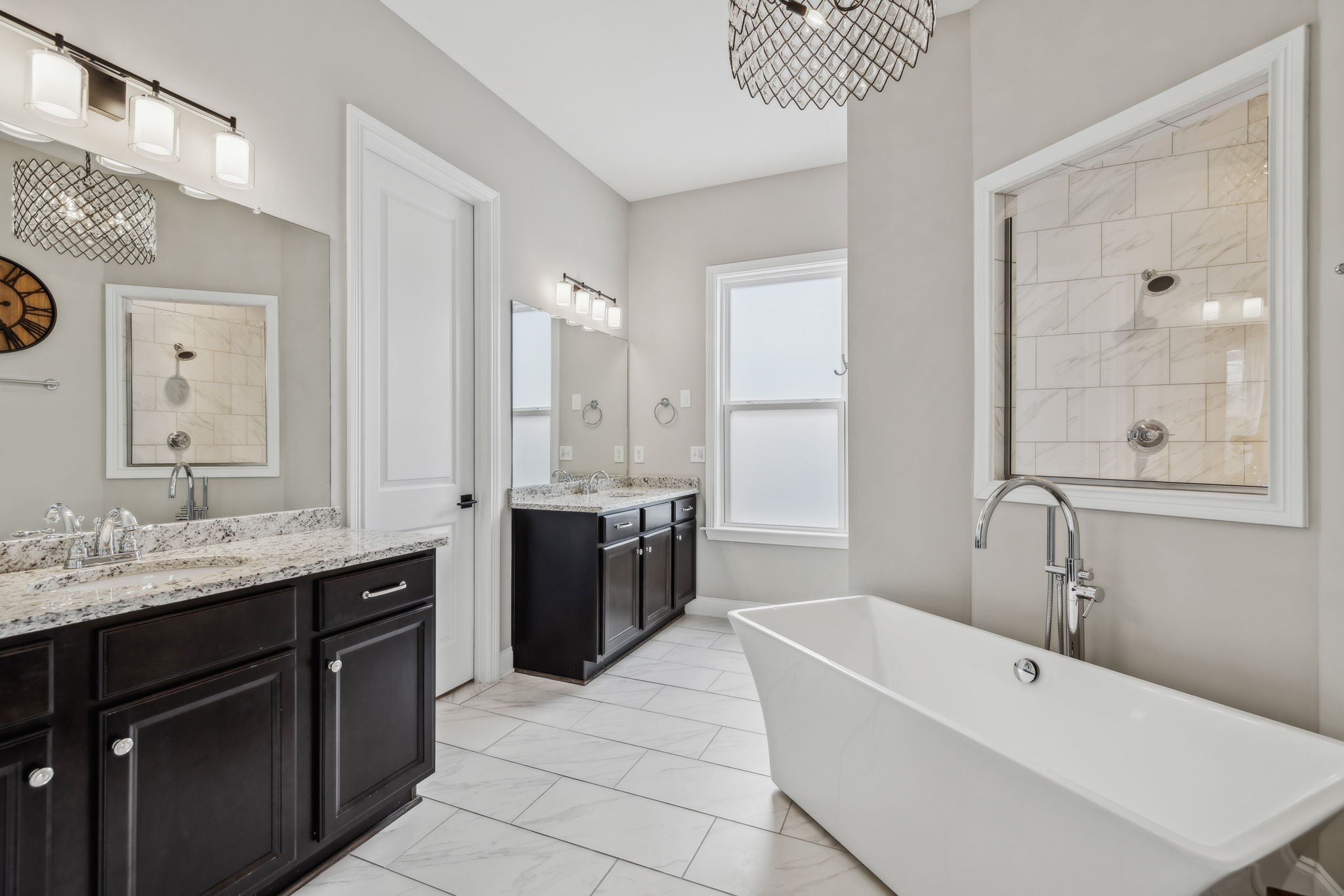 807 Caledonian Ct