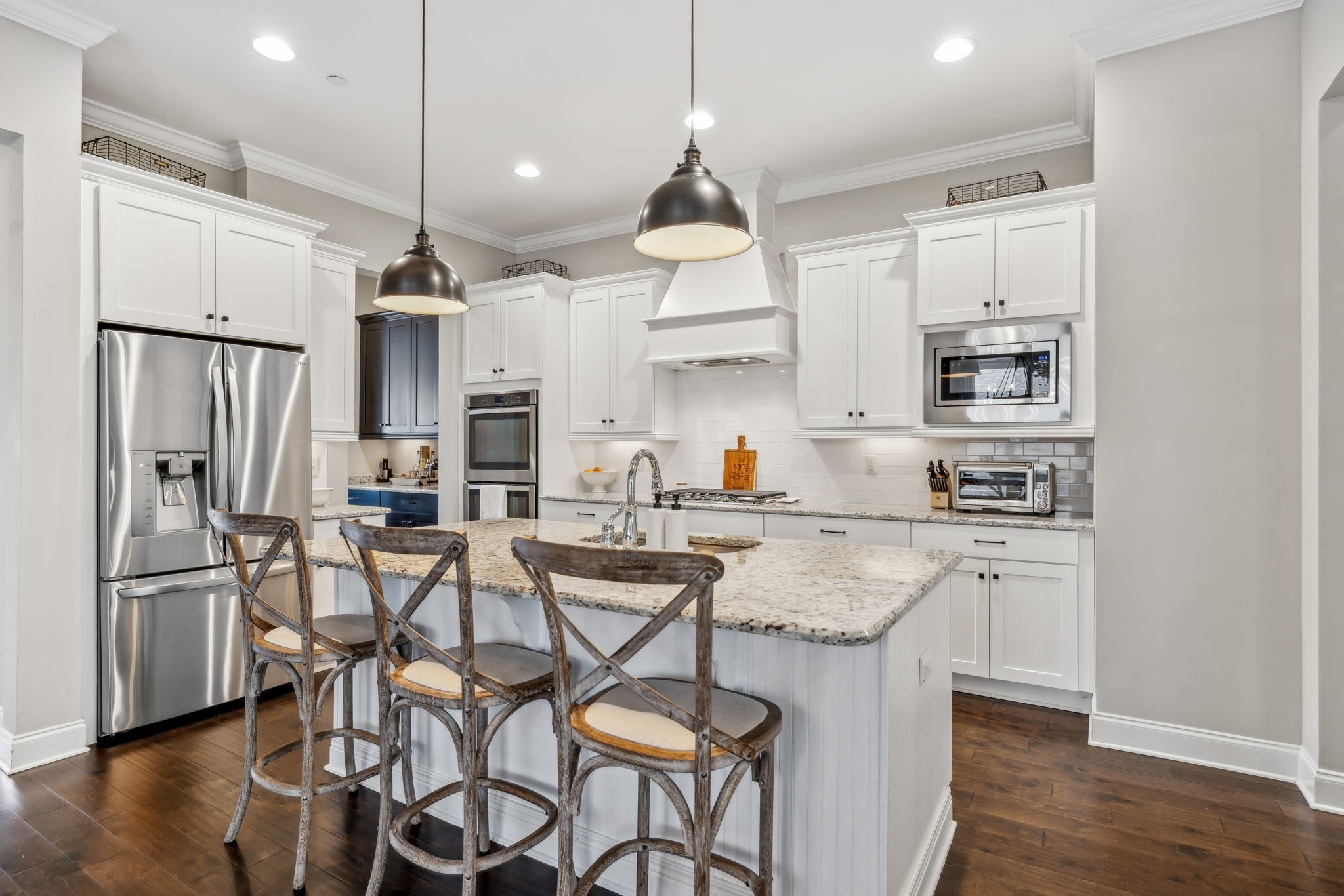 807 Caledonian Ct