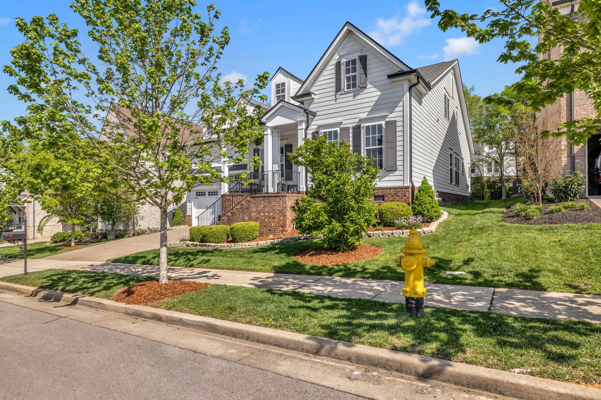 807 Caledonian Ct