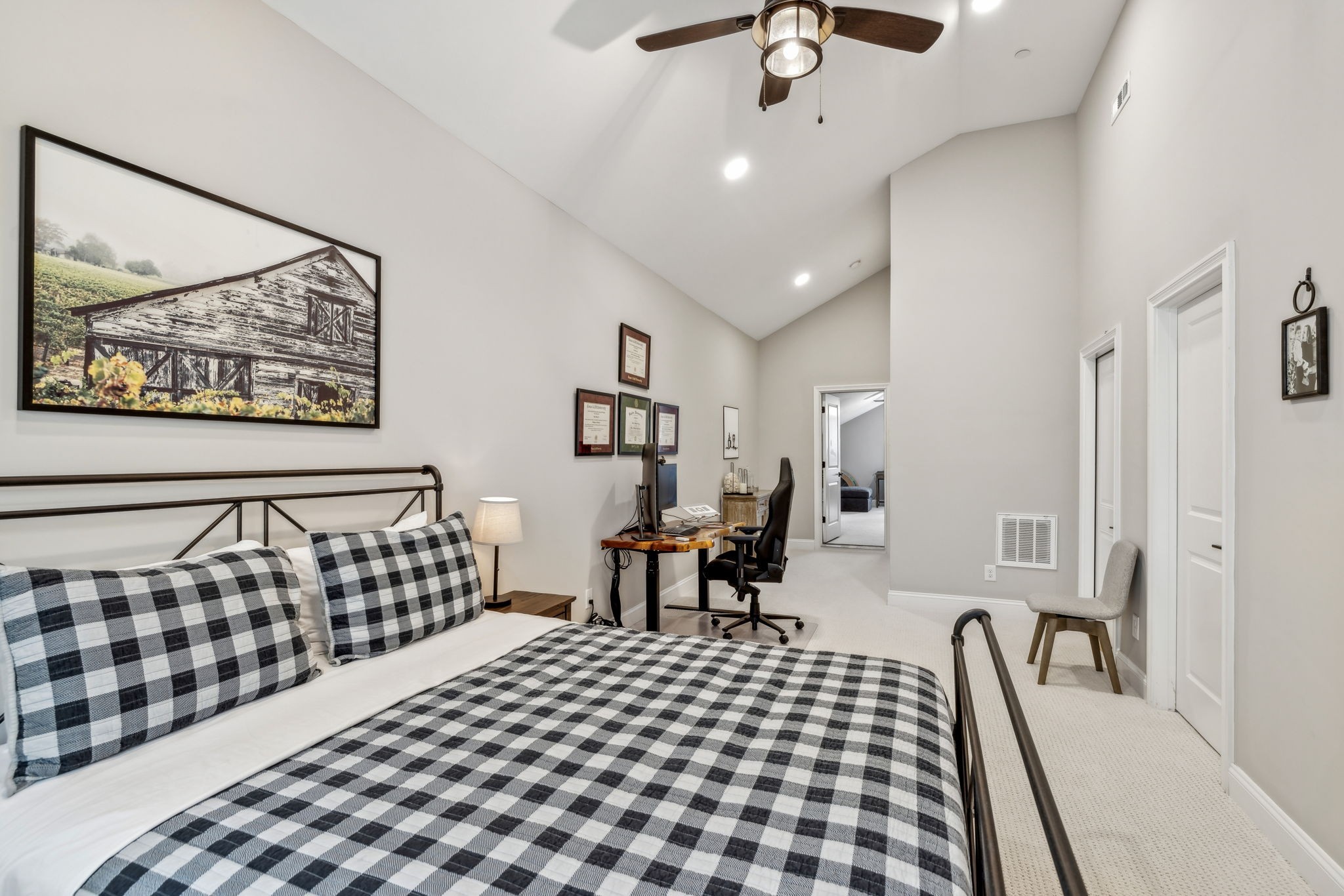 807 Caledonian Ct