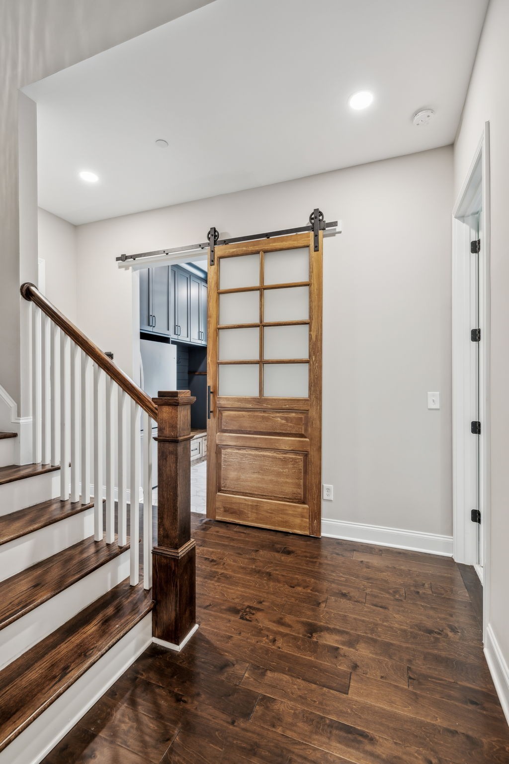 807 Caledonian Ct
