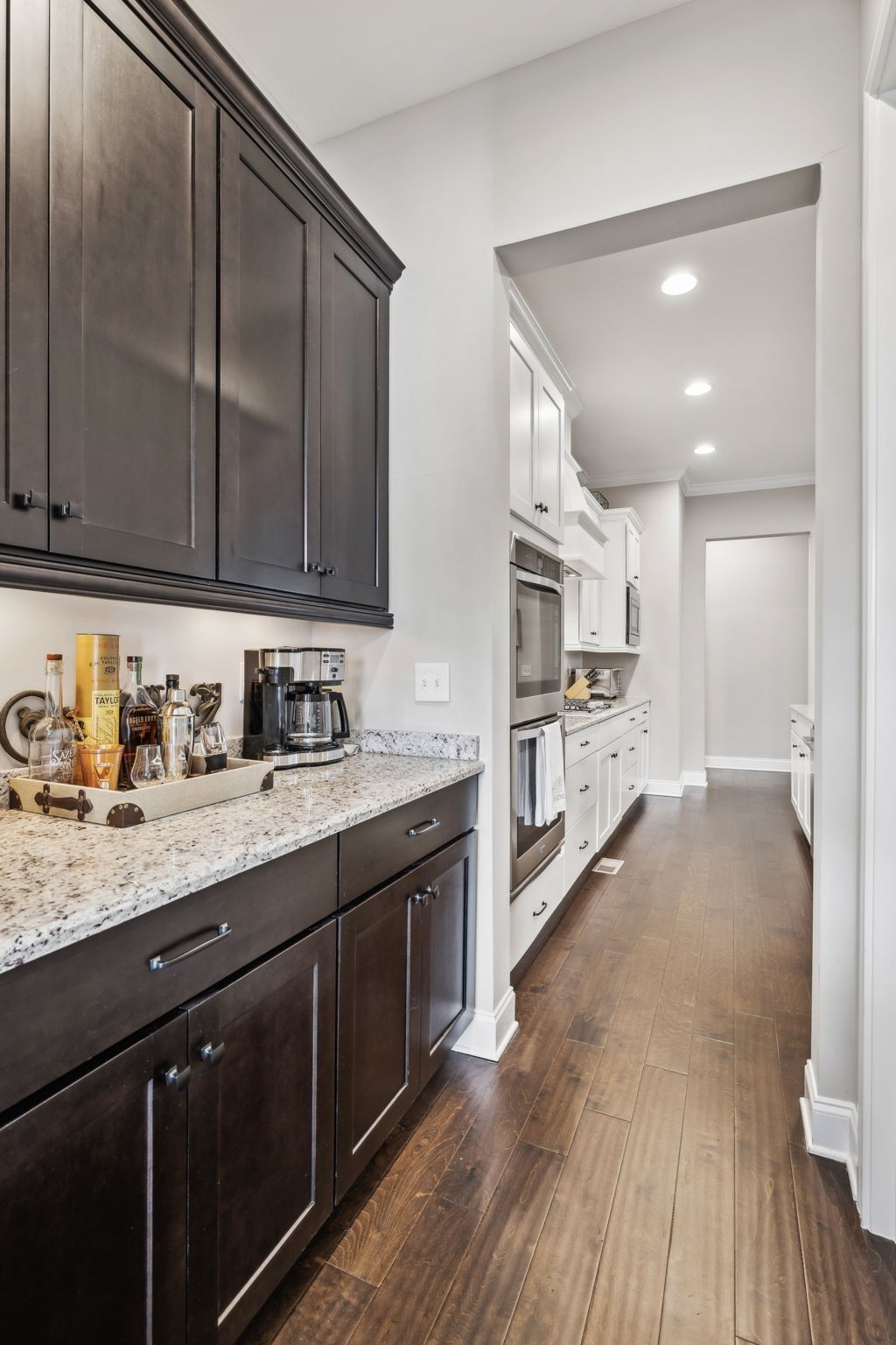 807 Caledonian Ct